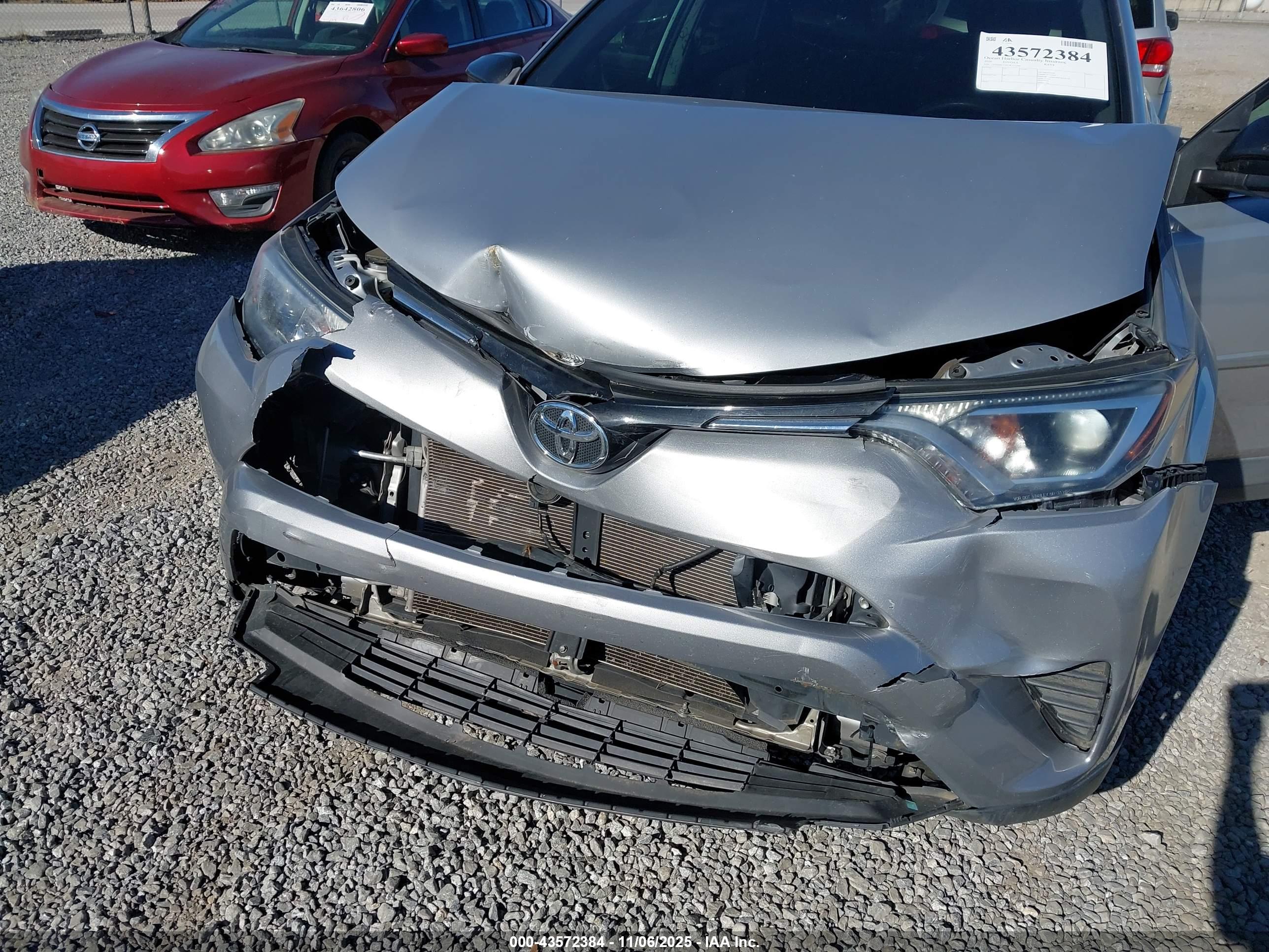 TOYOTA RAV4 image 6