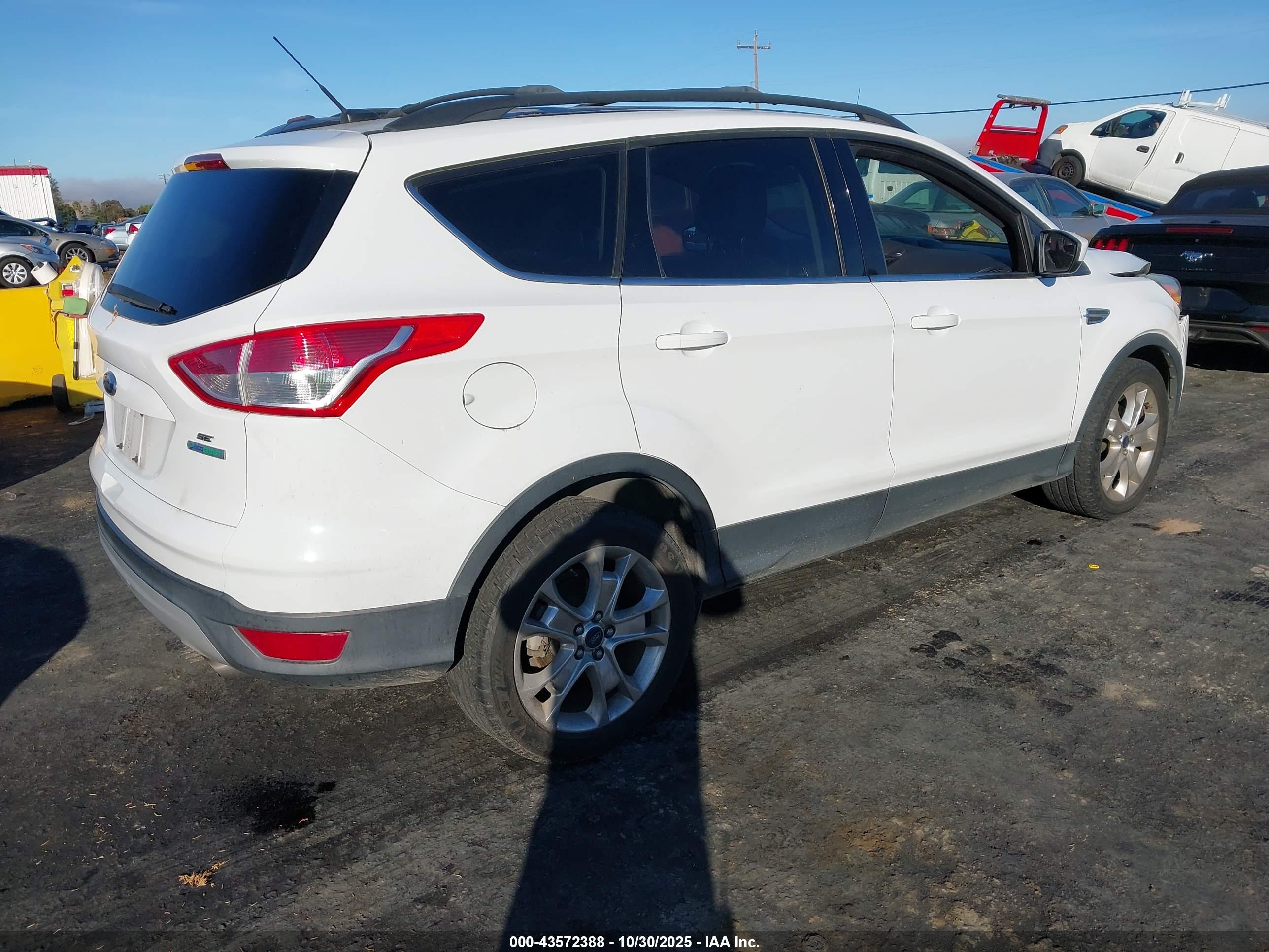 FORD ESCAPE image 4