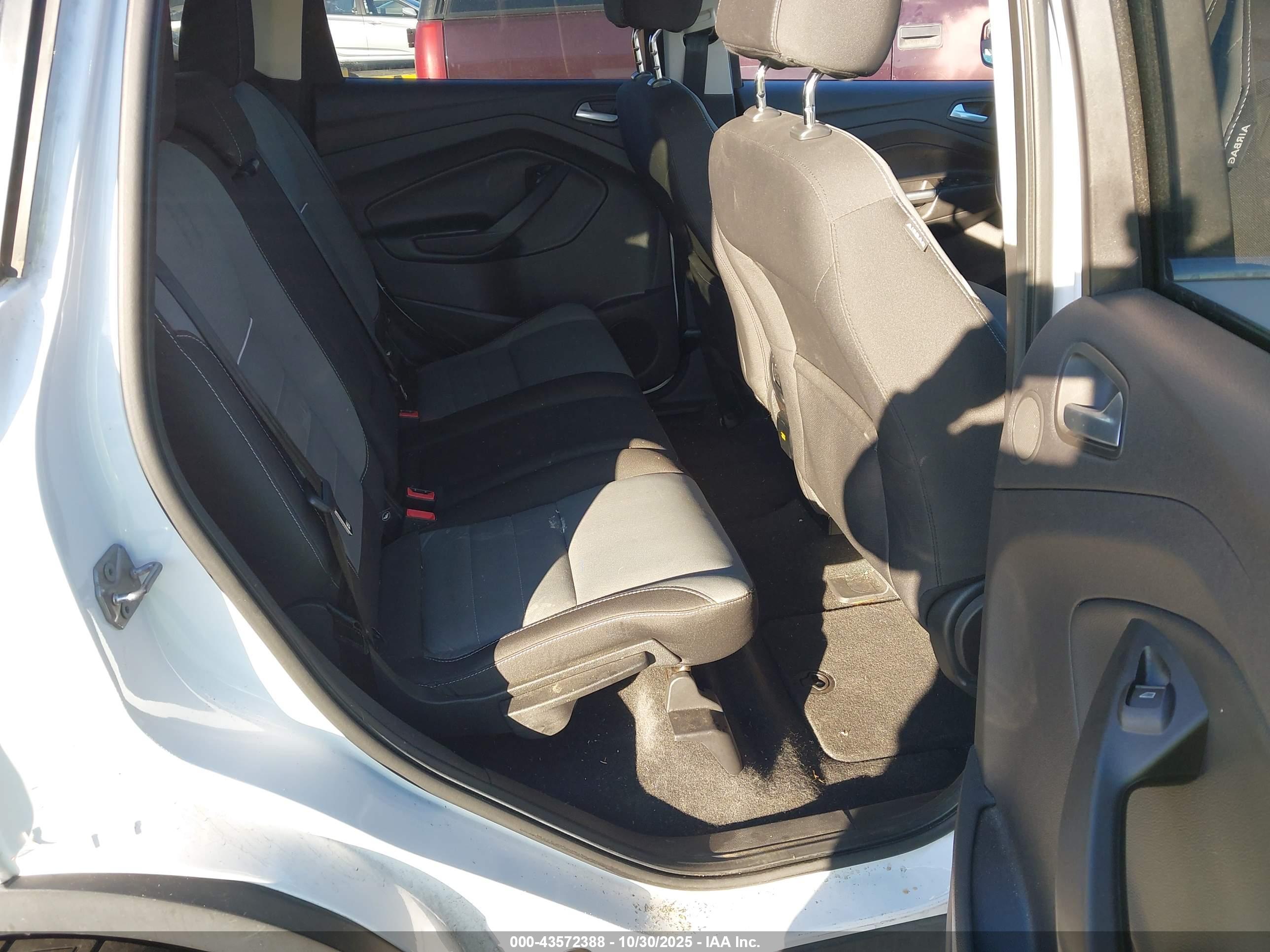 FORD ESCAPE image 8