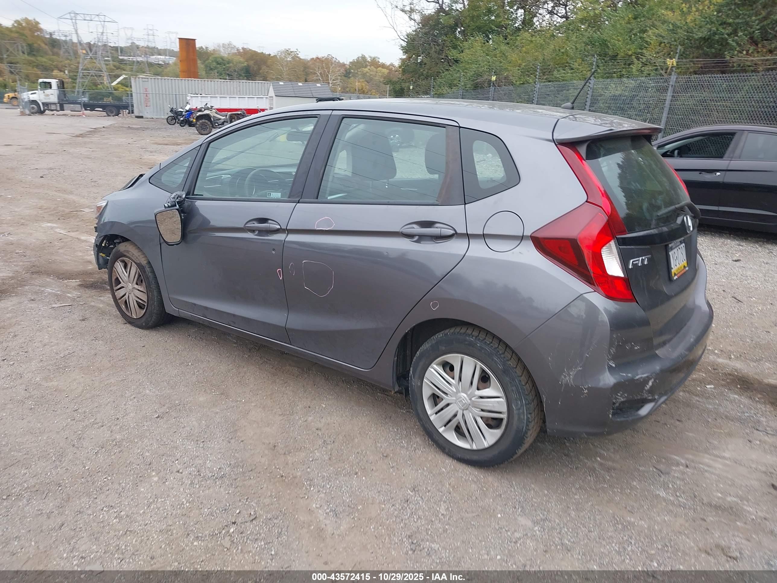 HONDA FIT image 3