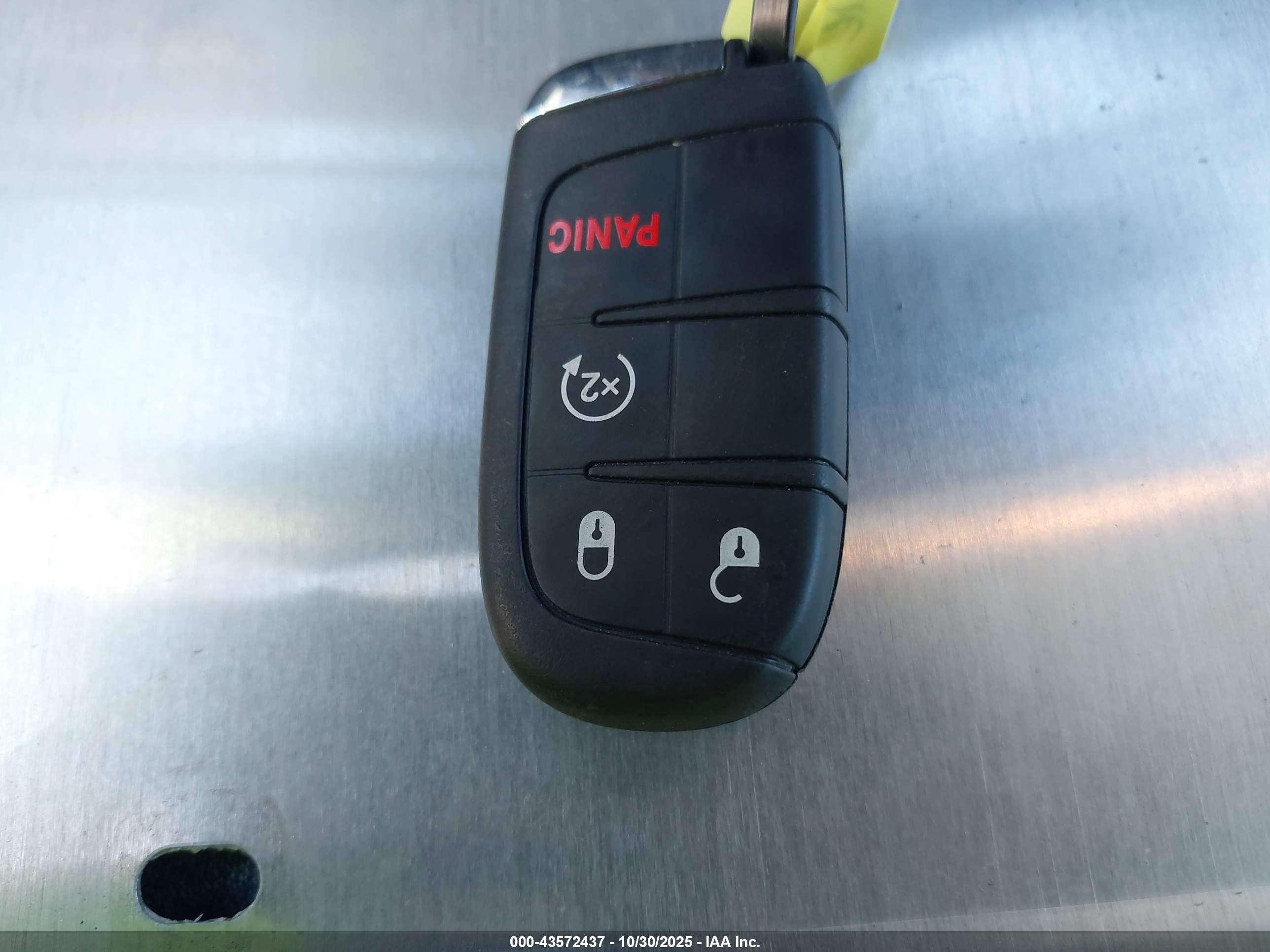 JEEP RENEGADE image 11