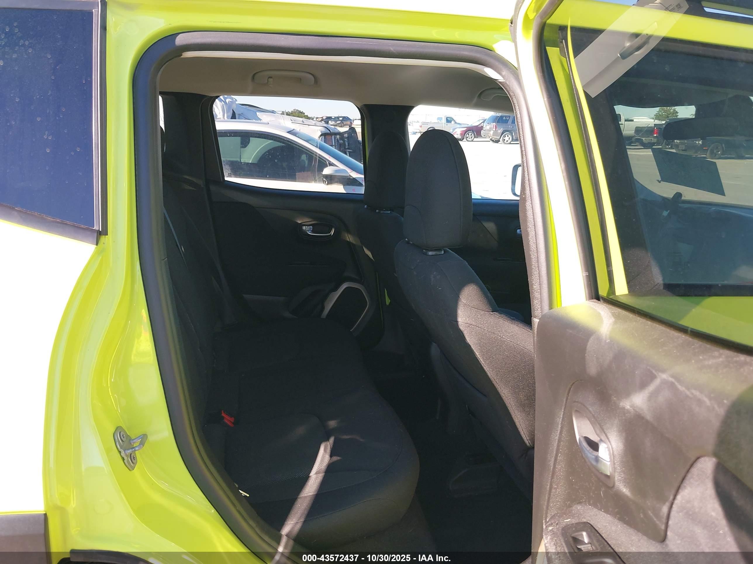 JEEP RENEGADE image 8