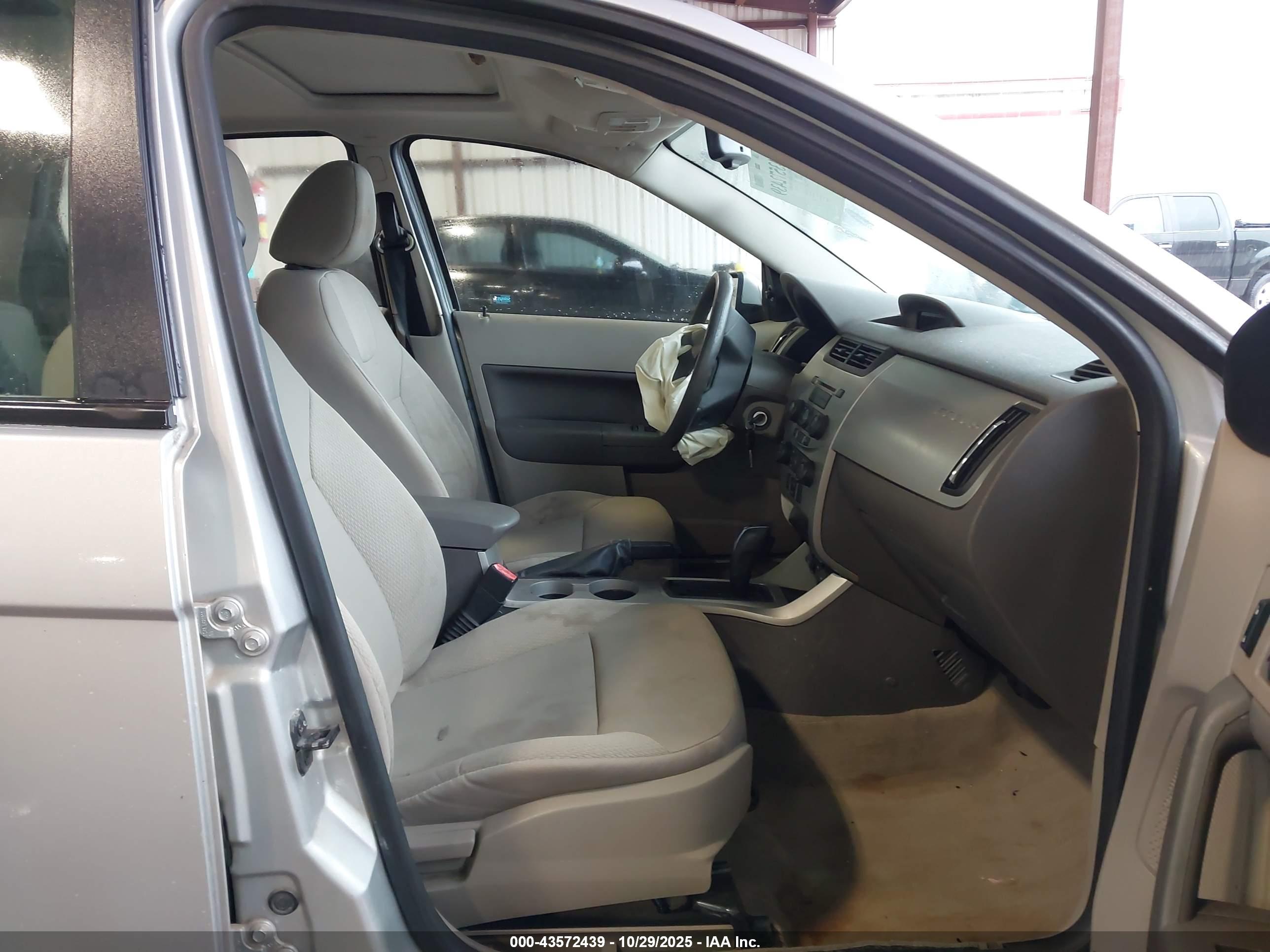 FORD FOCUS image 5
