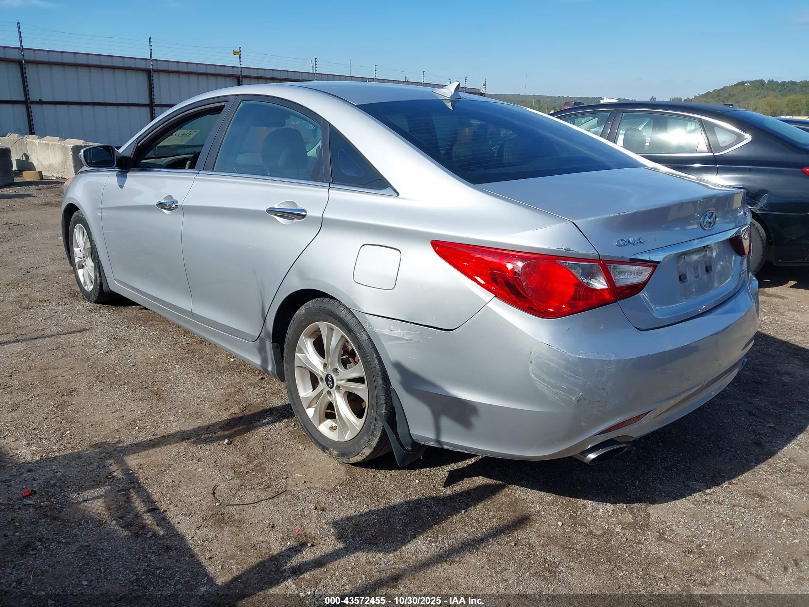 HYUNDAI SONATA image 3
