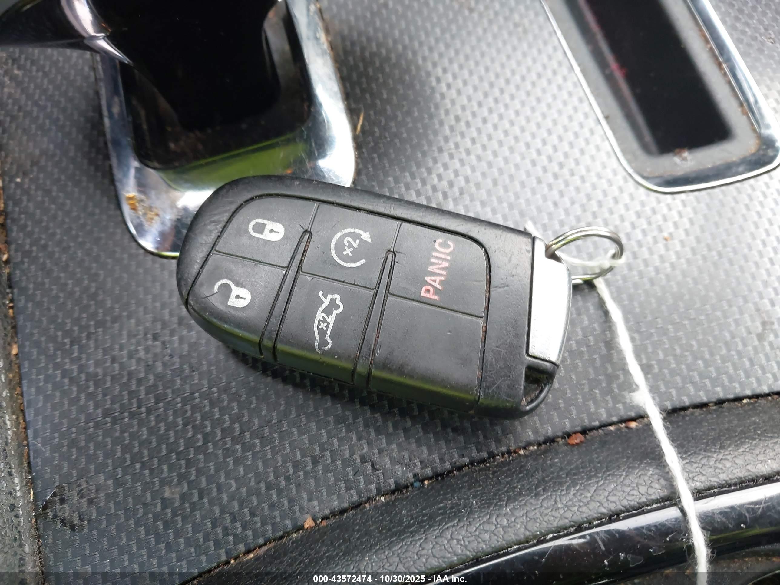 CHRYSLER 300 image 11