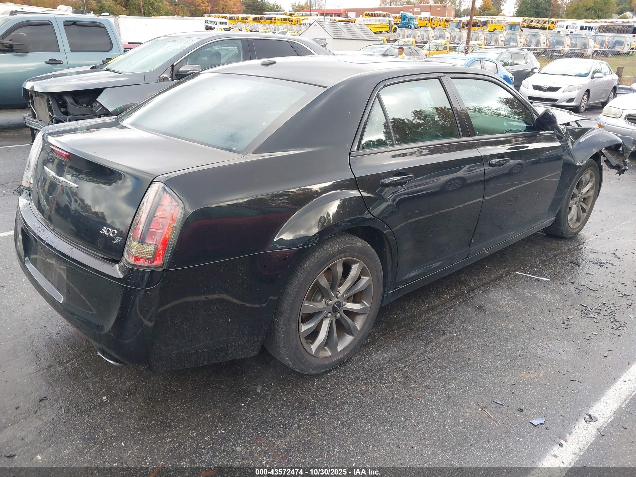 CHRYSLER 300 image 4