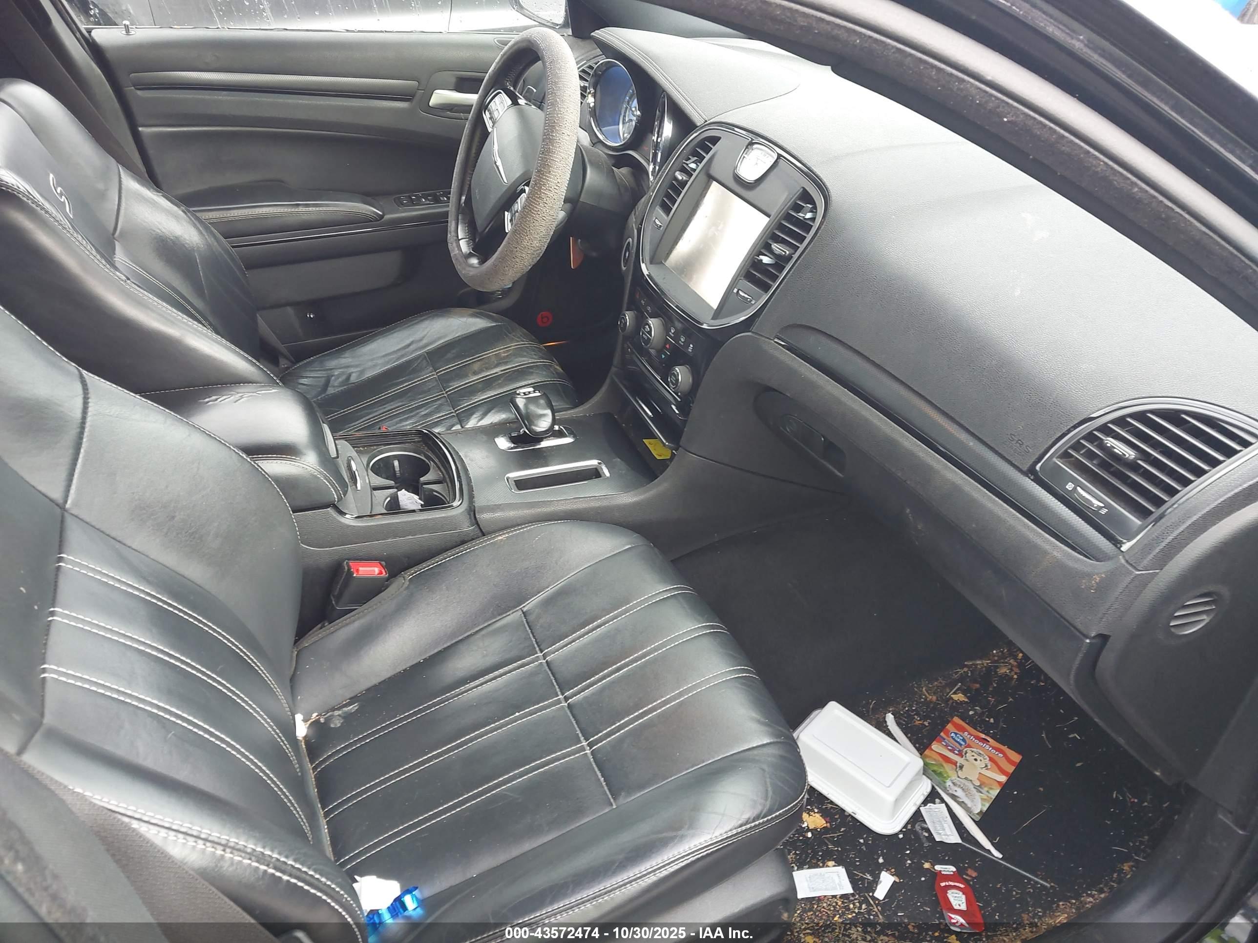CHRYSLER 300 image 5
