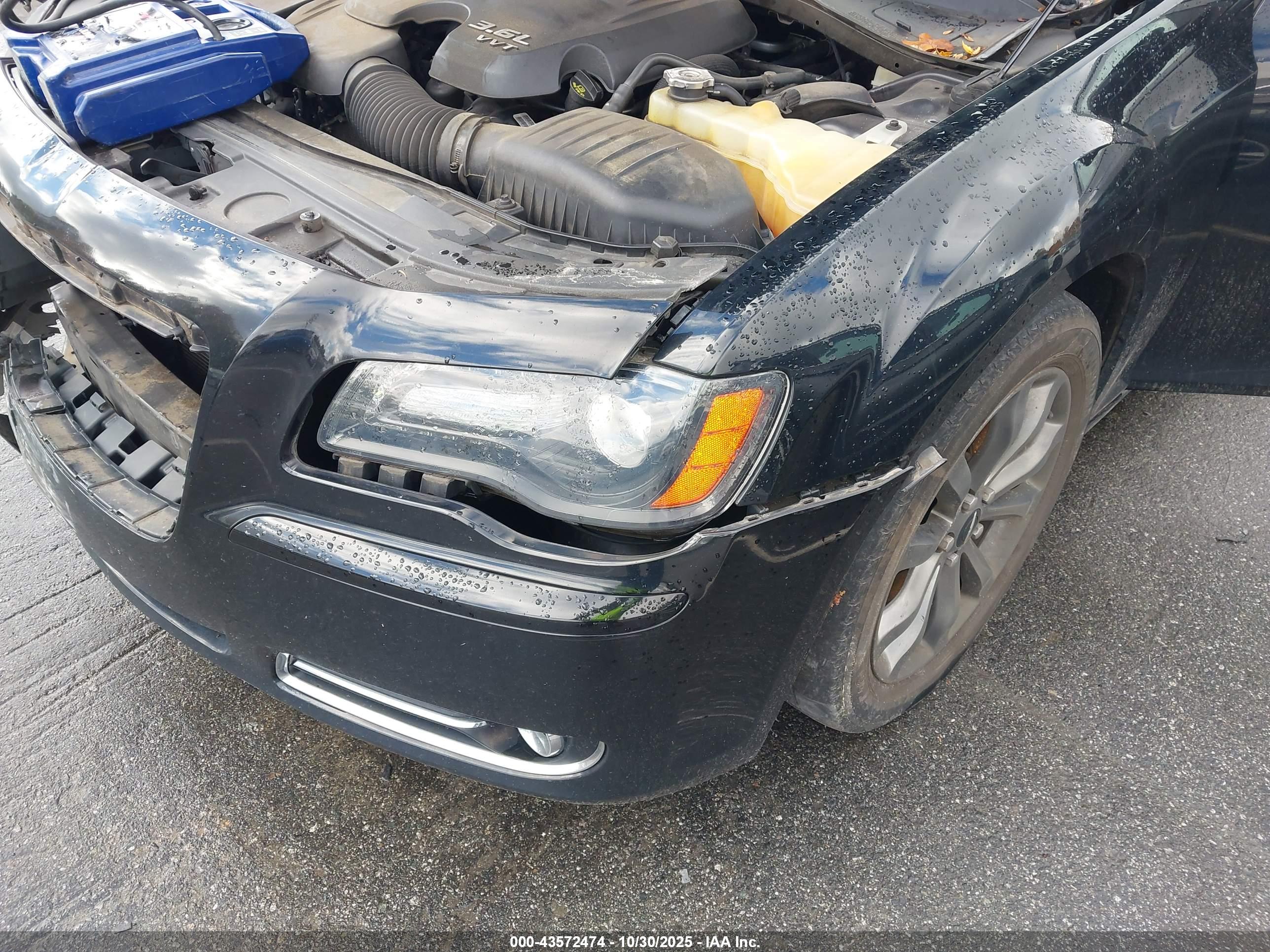 CHRYSLER 300 image 6