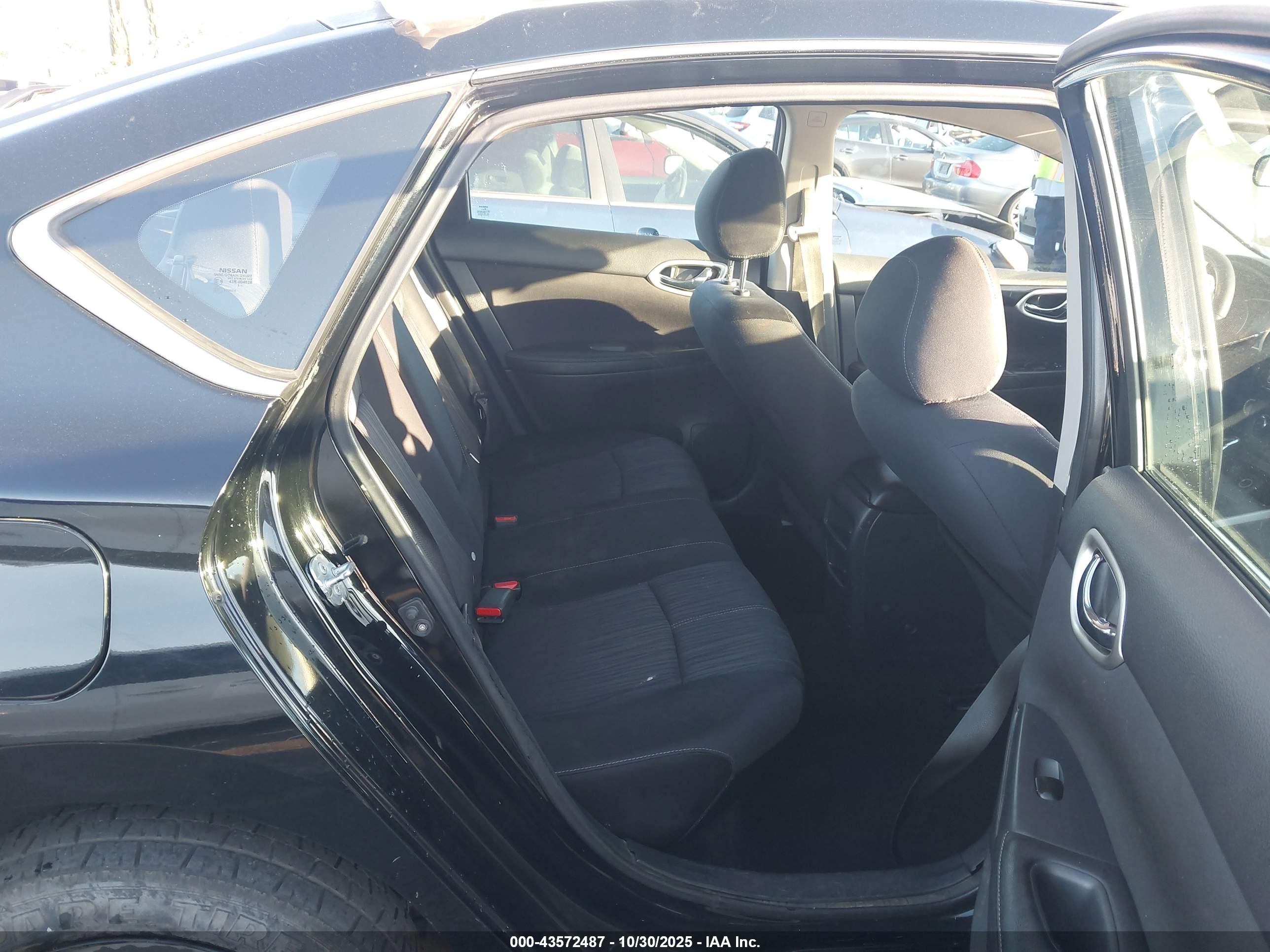NISSAN SENTRA image 8