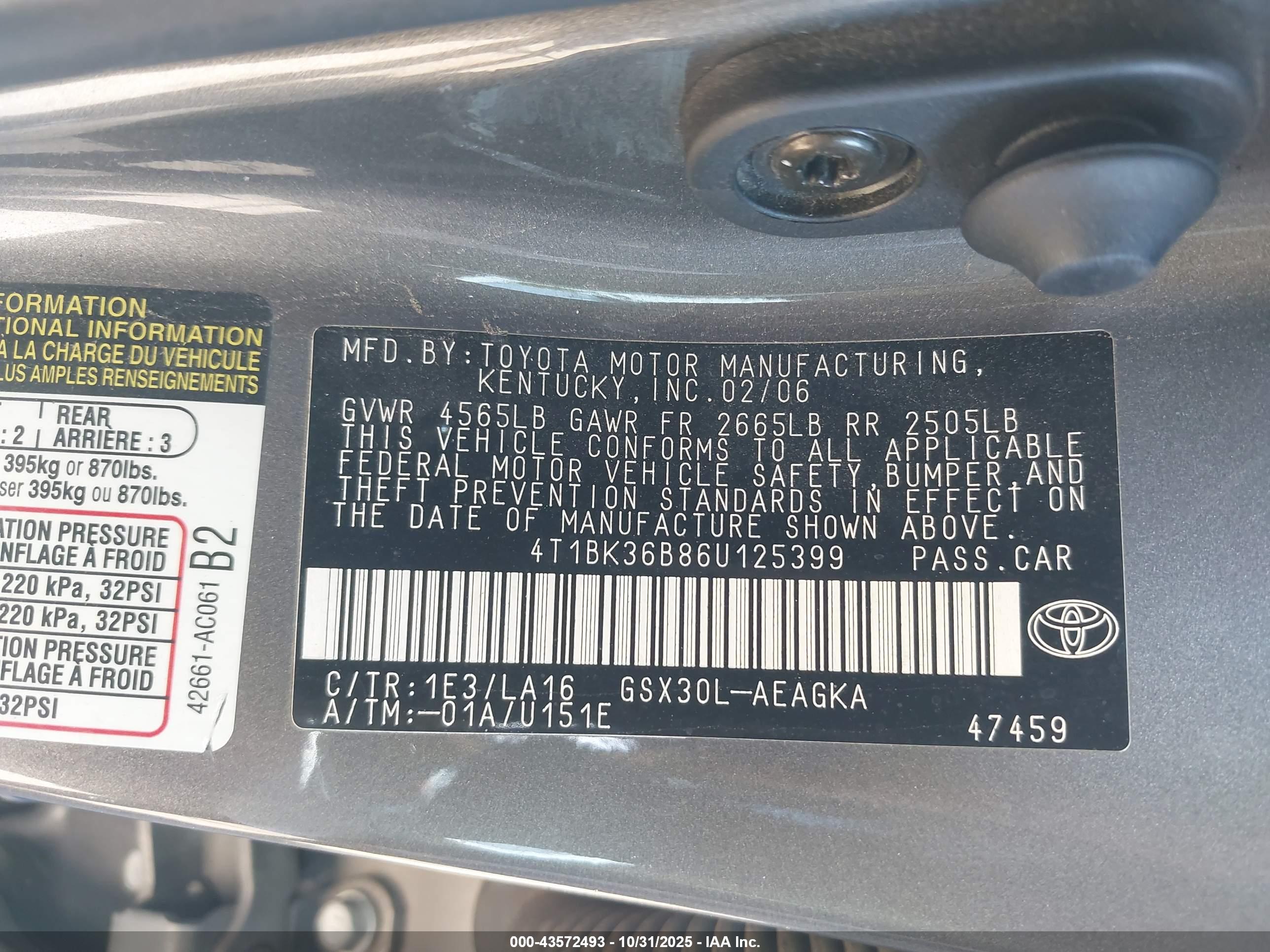 TOYOTA AVALON image 9