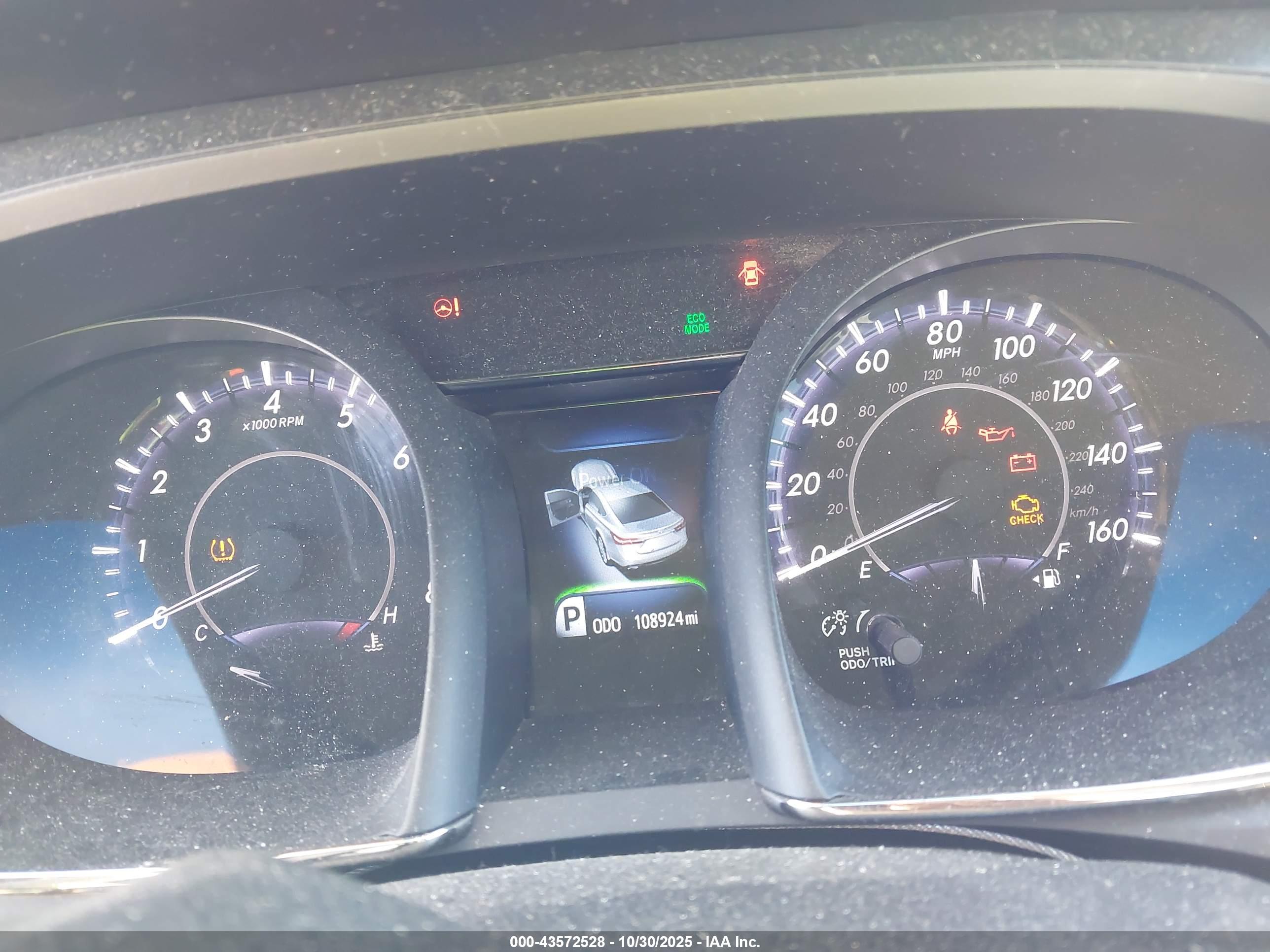TOYOTA AVALON image 7