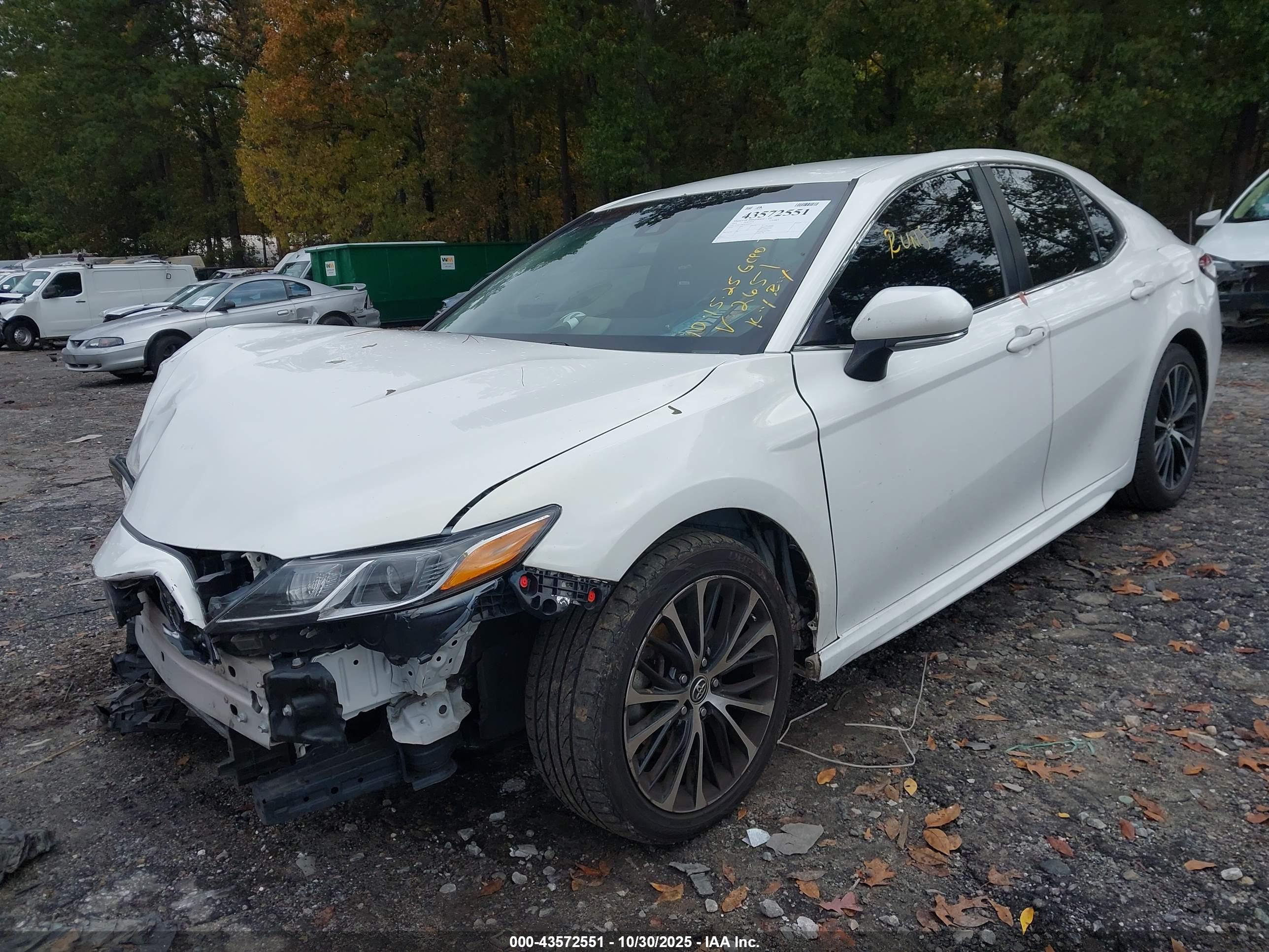 TOYOTA CAMRY image 2