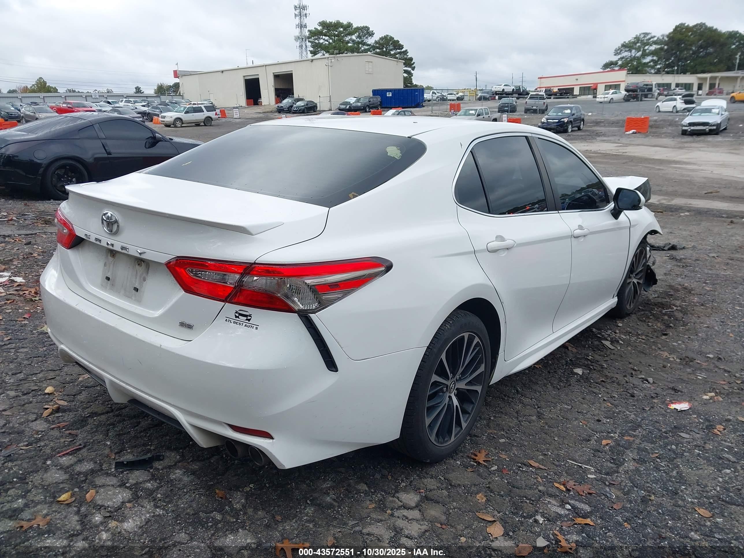 TOYOTA CAMRY image 4