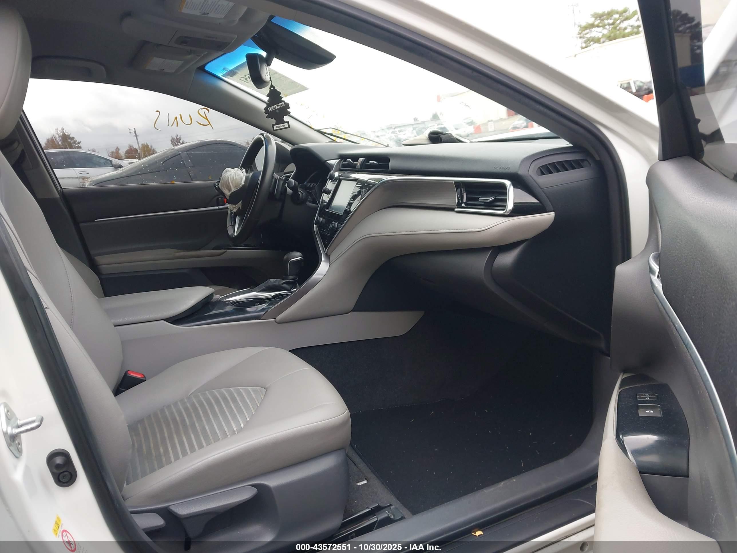 TOYOTA CAMRY image 5