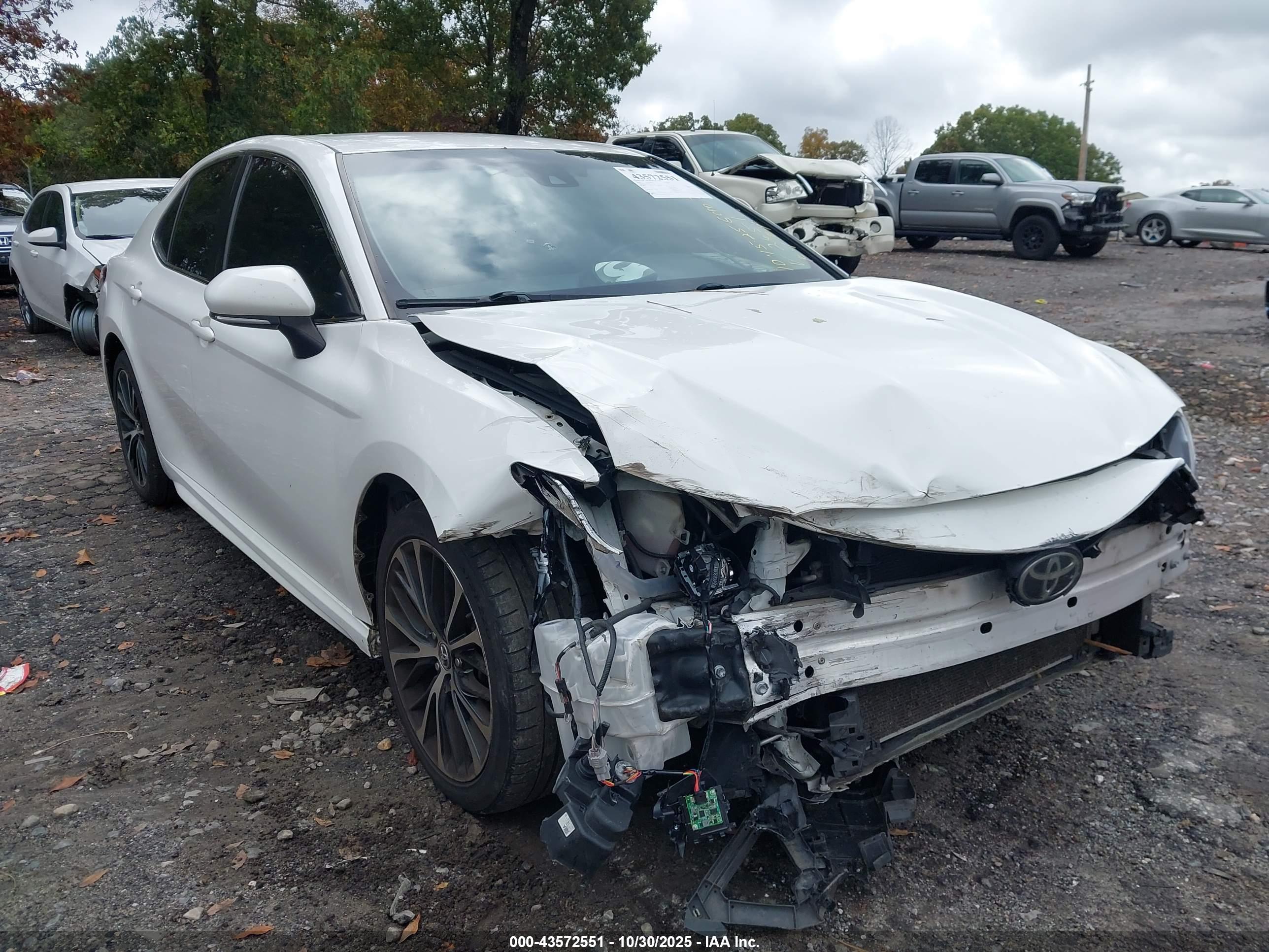 TOYOTA CAMRY image 6