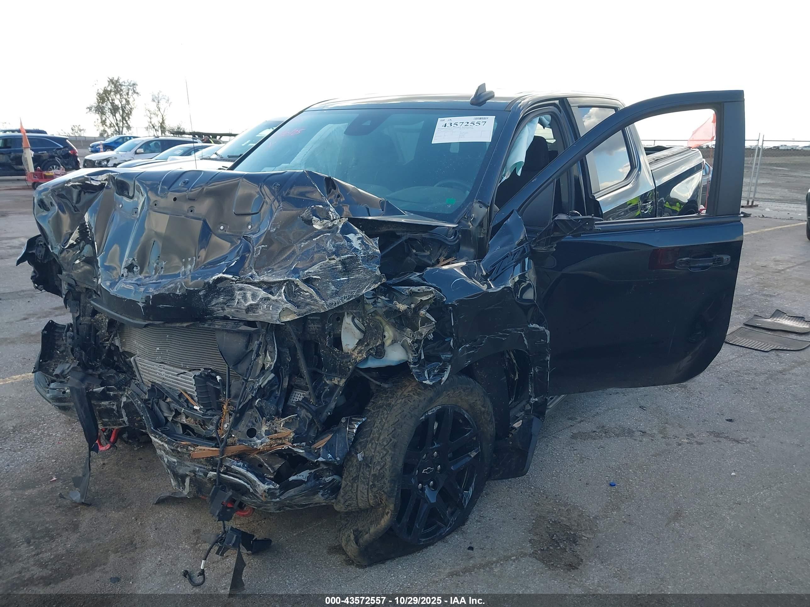 CHEVROLET SILVERADO image 2
