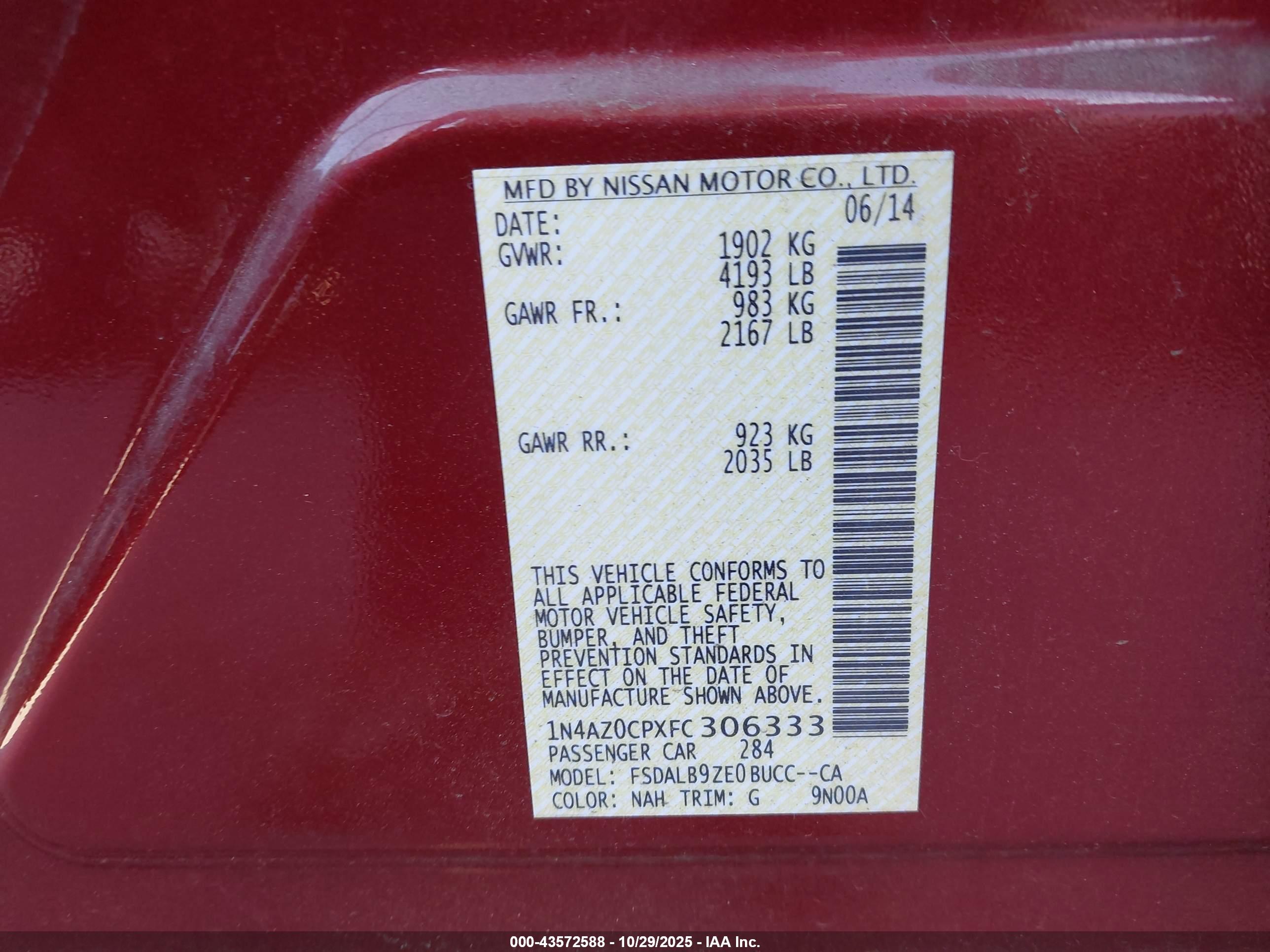 NISSAN LEAF image 9