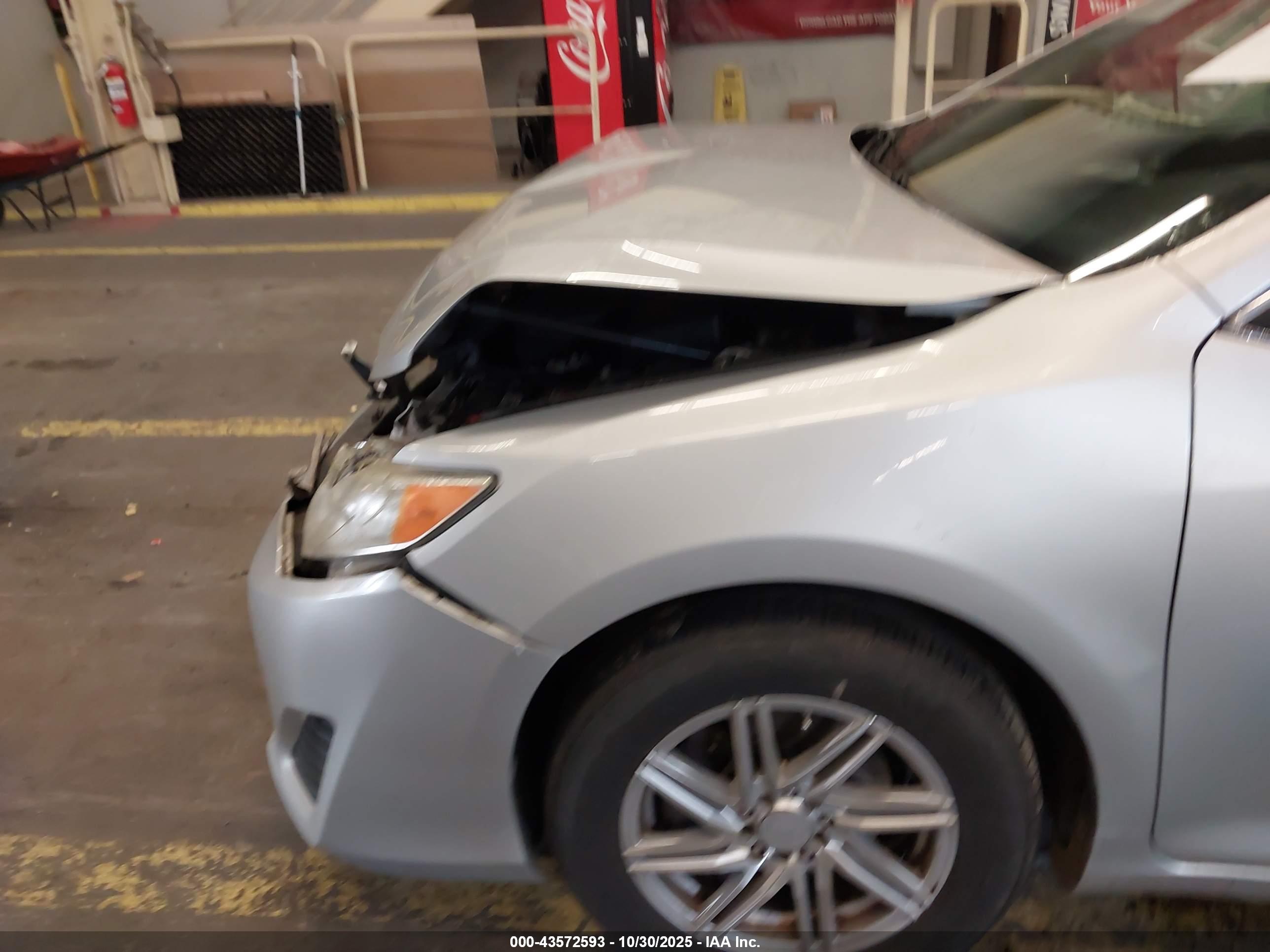 TOYOTA CAMRY image 6