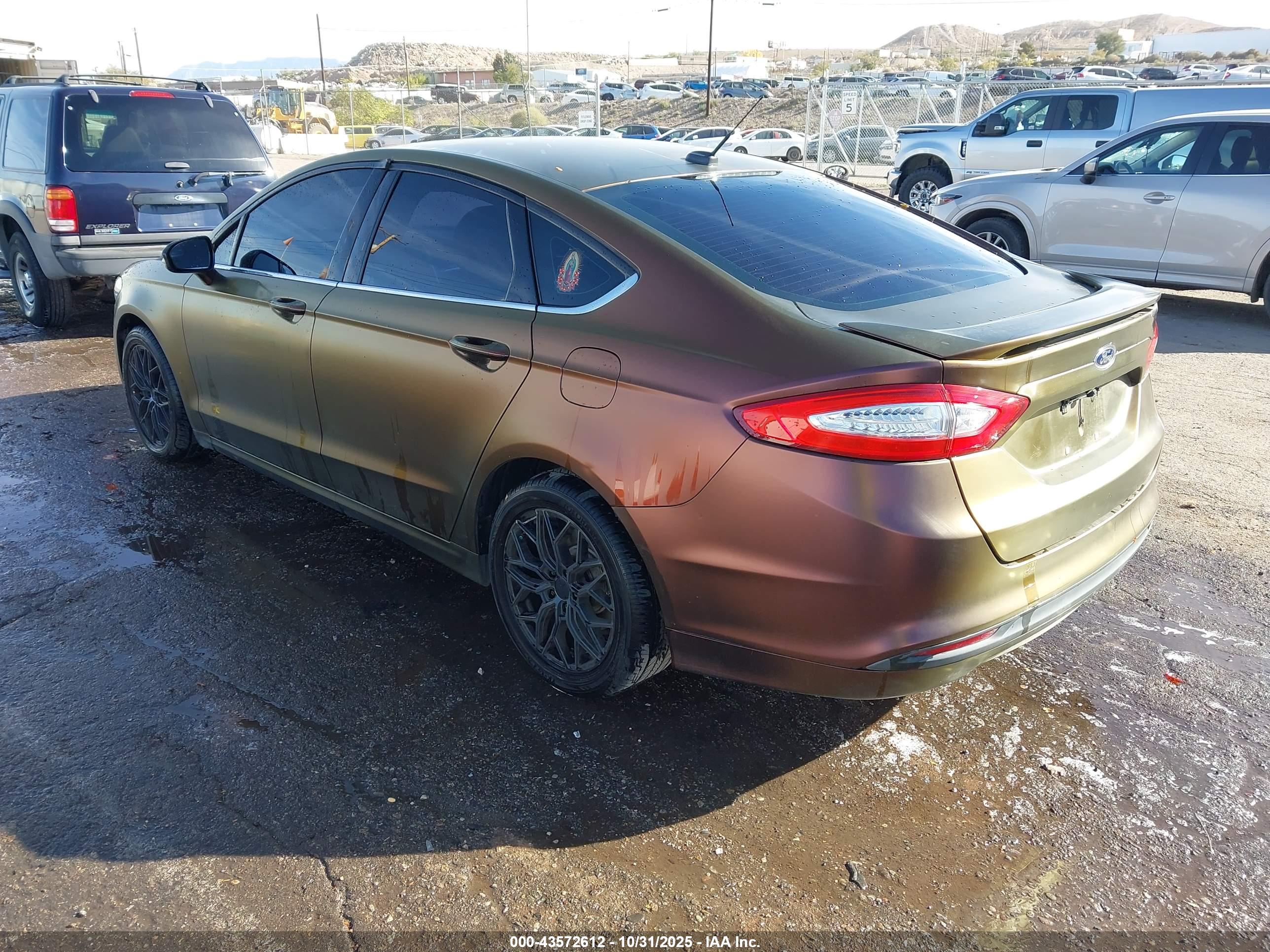 FORD FUSION image 3