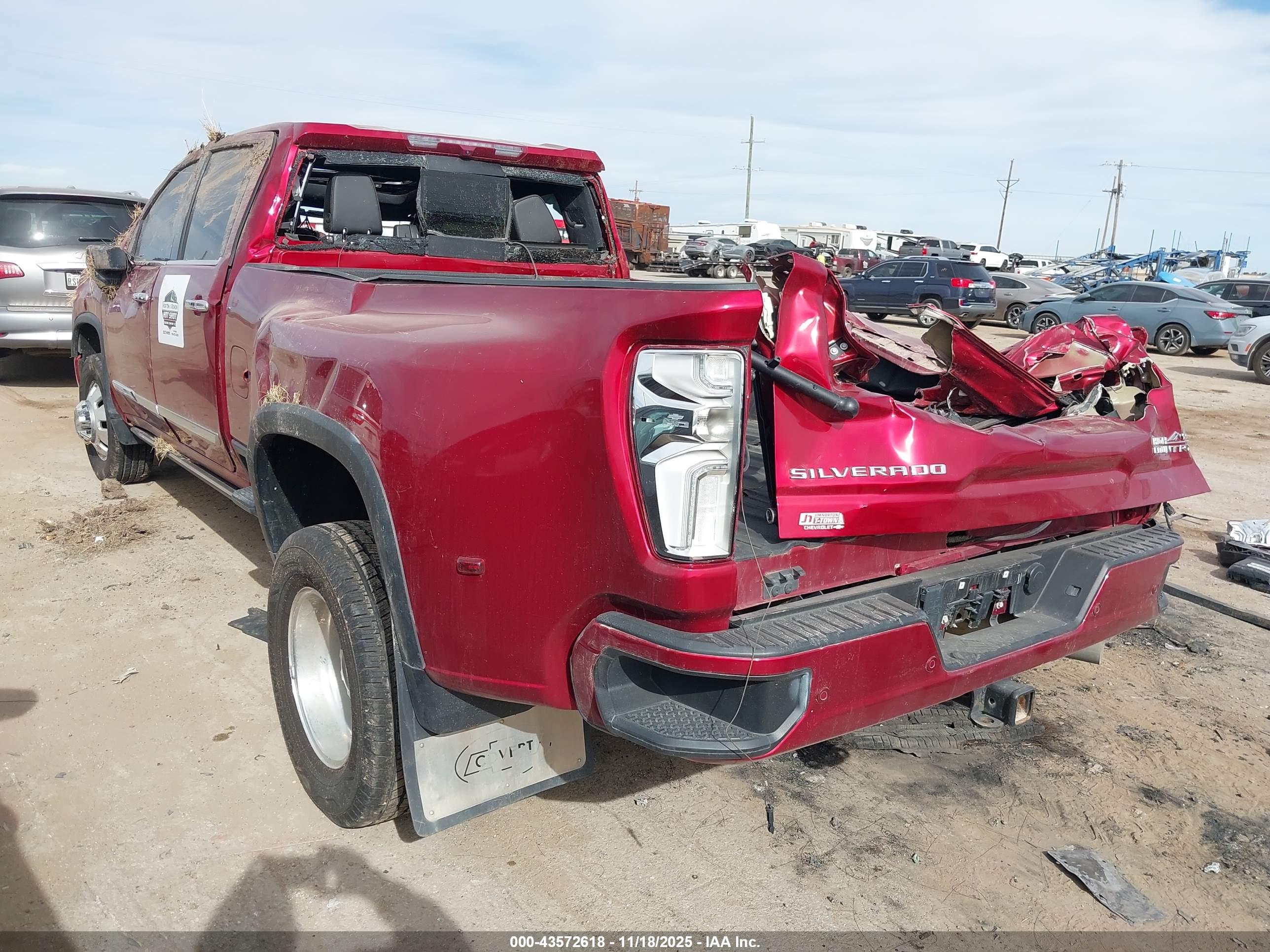 CHEVROLET SILVERADO image 3