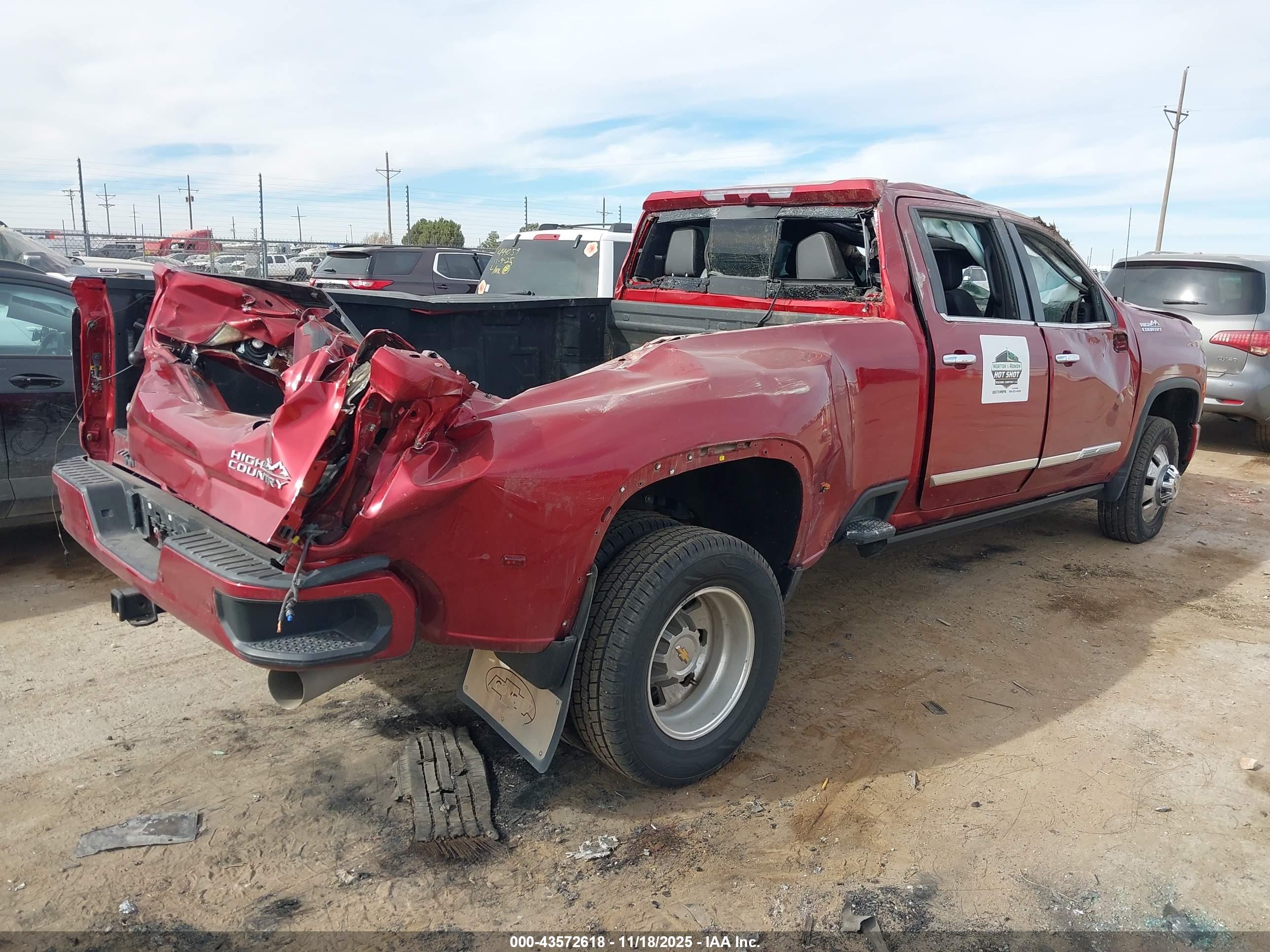CHEVROLET SILVERADO image 4