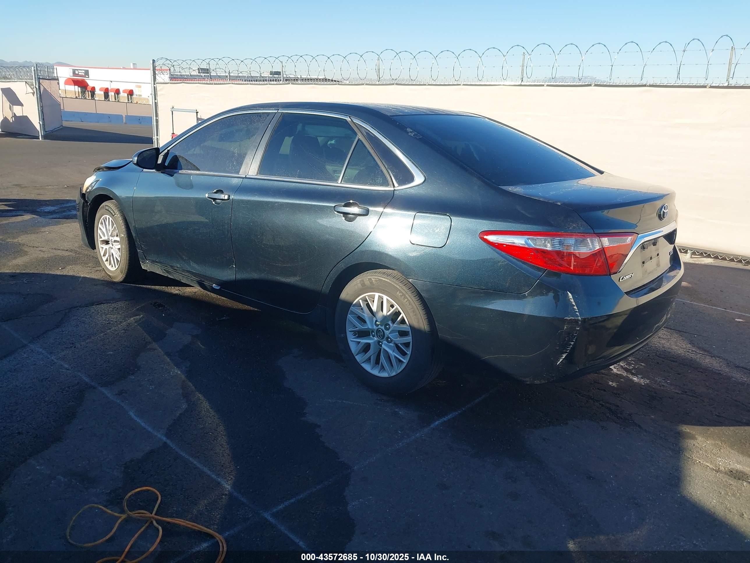 TOYOTA CAMRY image 3