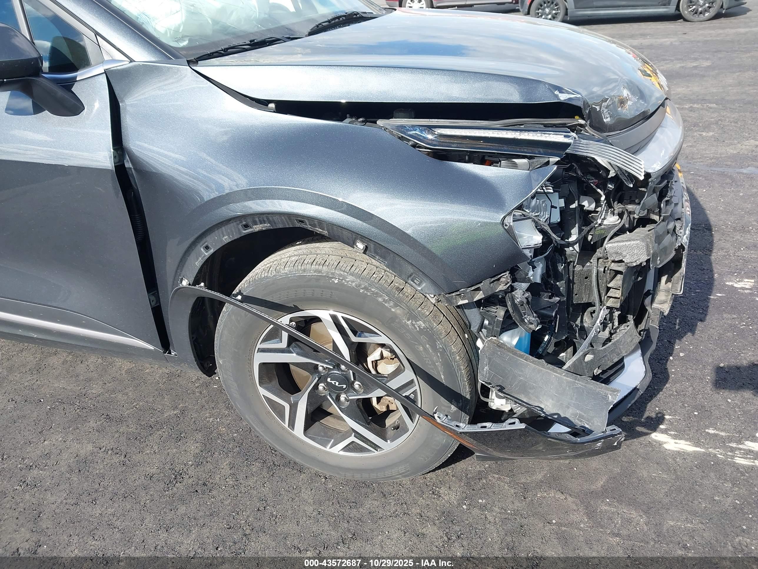 KIA SPORTAGE image 6