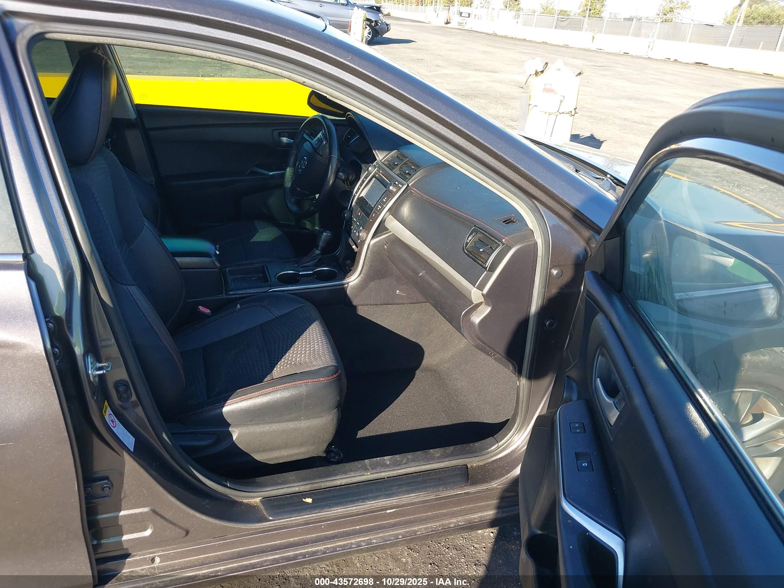 TOYOTA CAMRY image 5