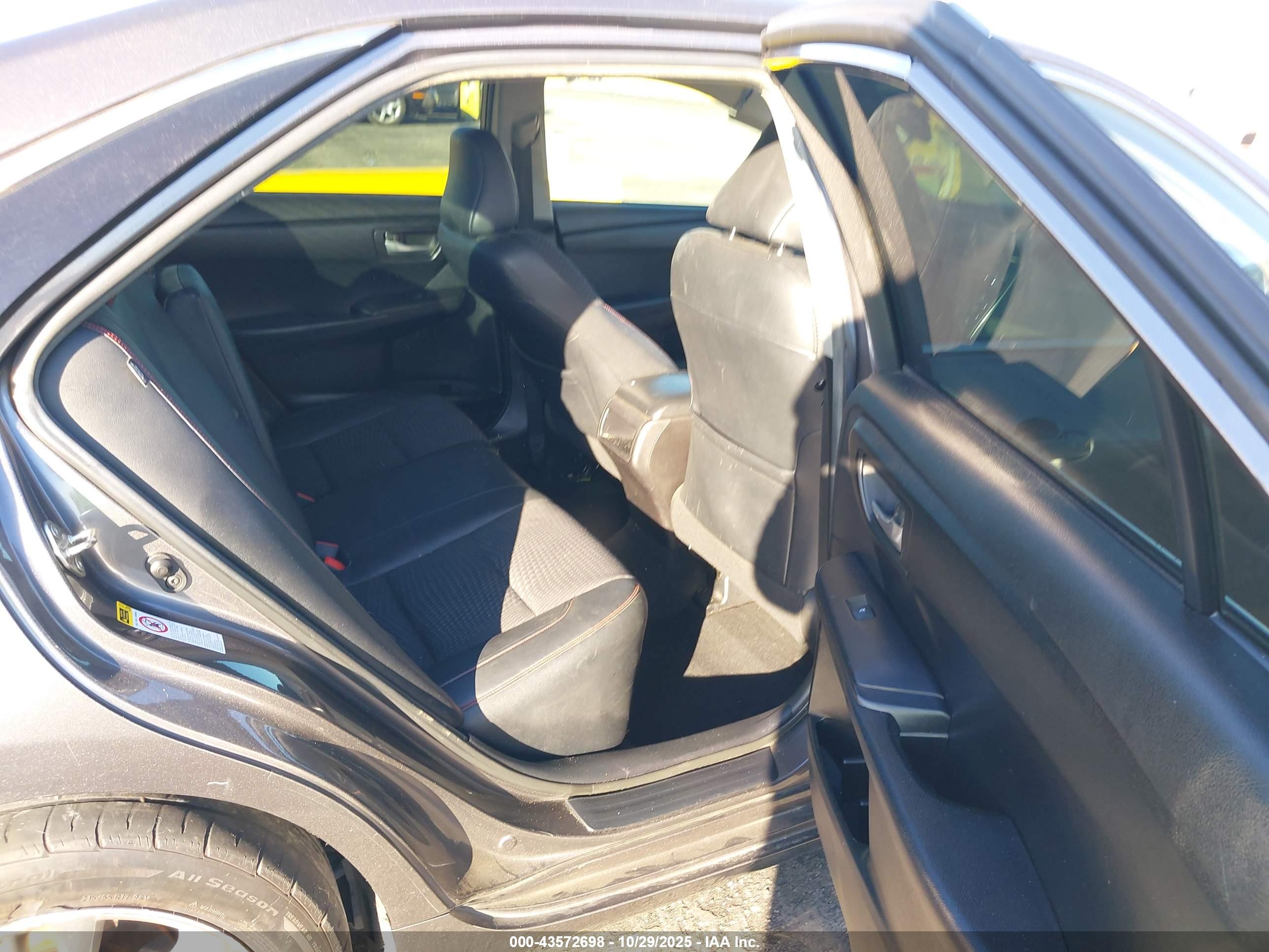 TOYOTA CAMRY image 8