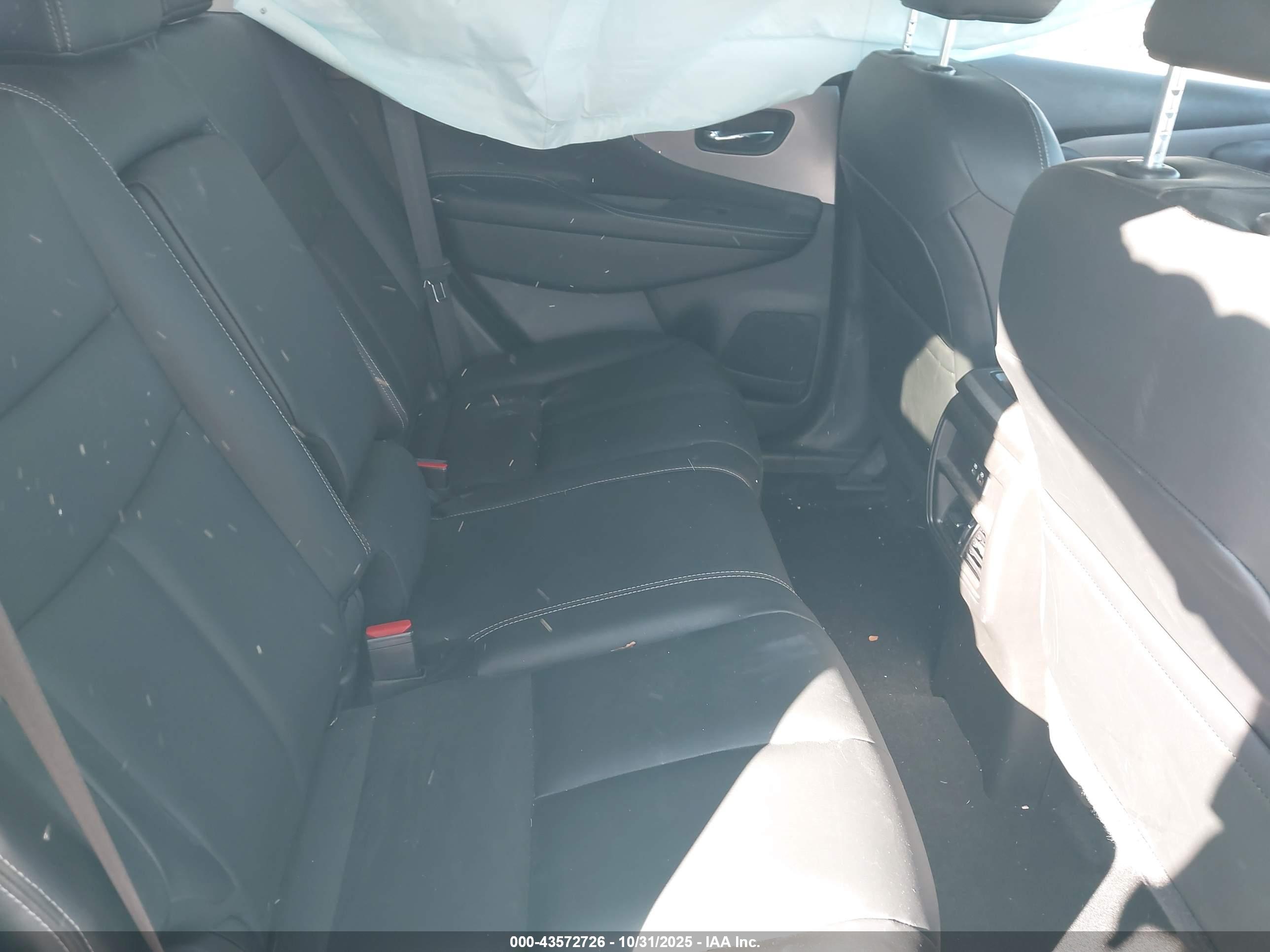 NISSAN MURANO image 8