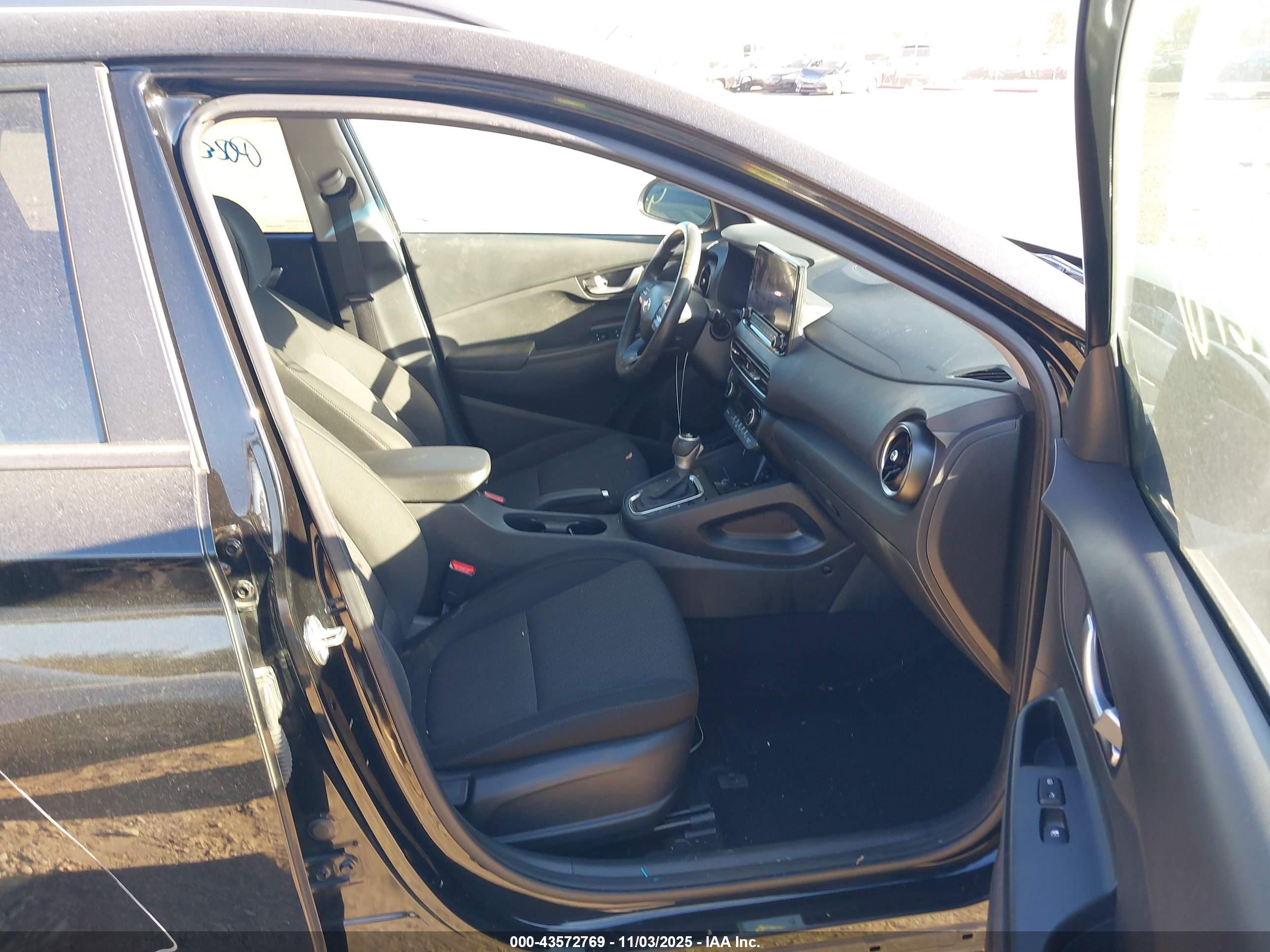 HYUNDAI KONA image 5