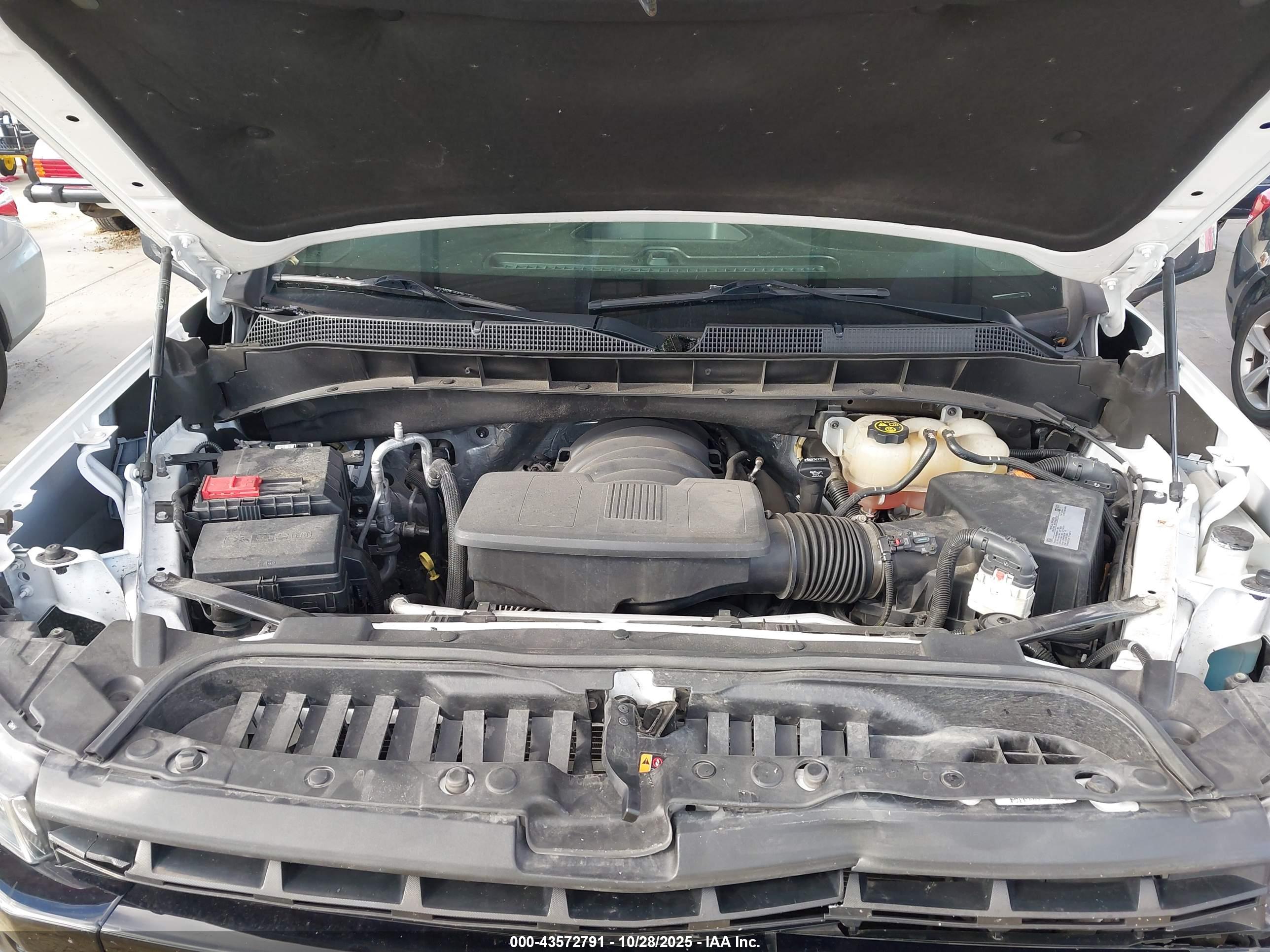 CHEVROLET SILVERADO image 10