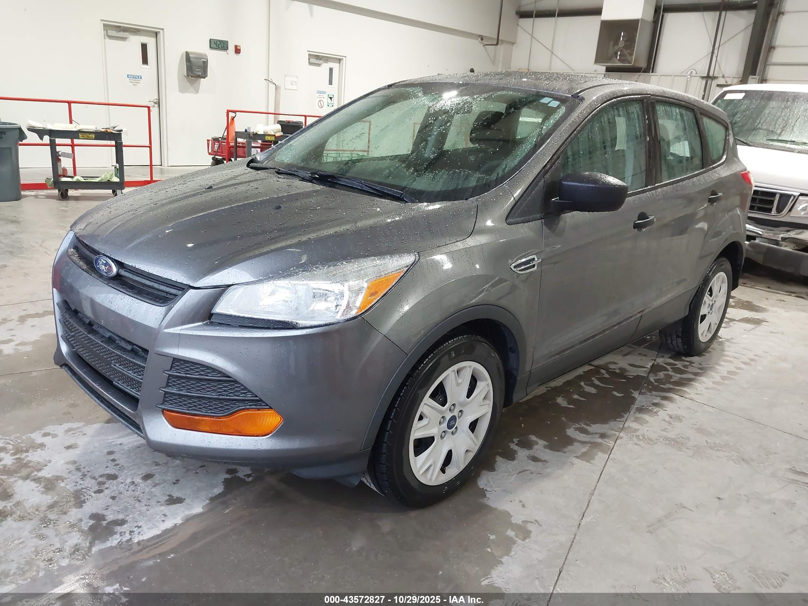 FORD ESCAPE image 2