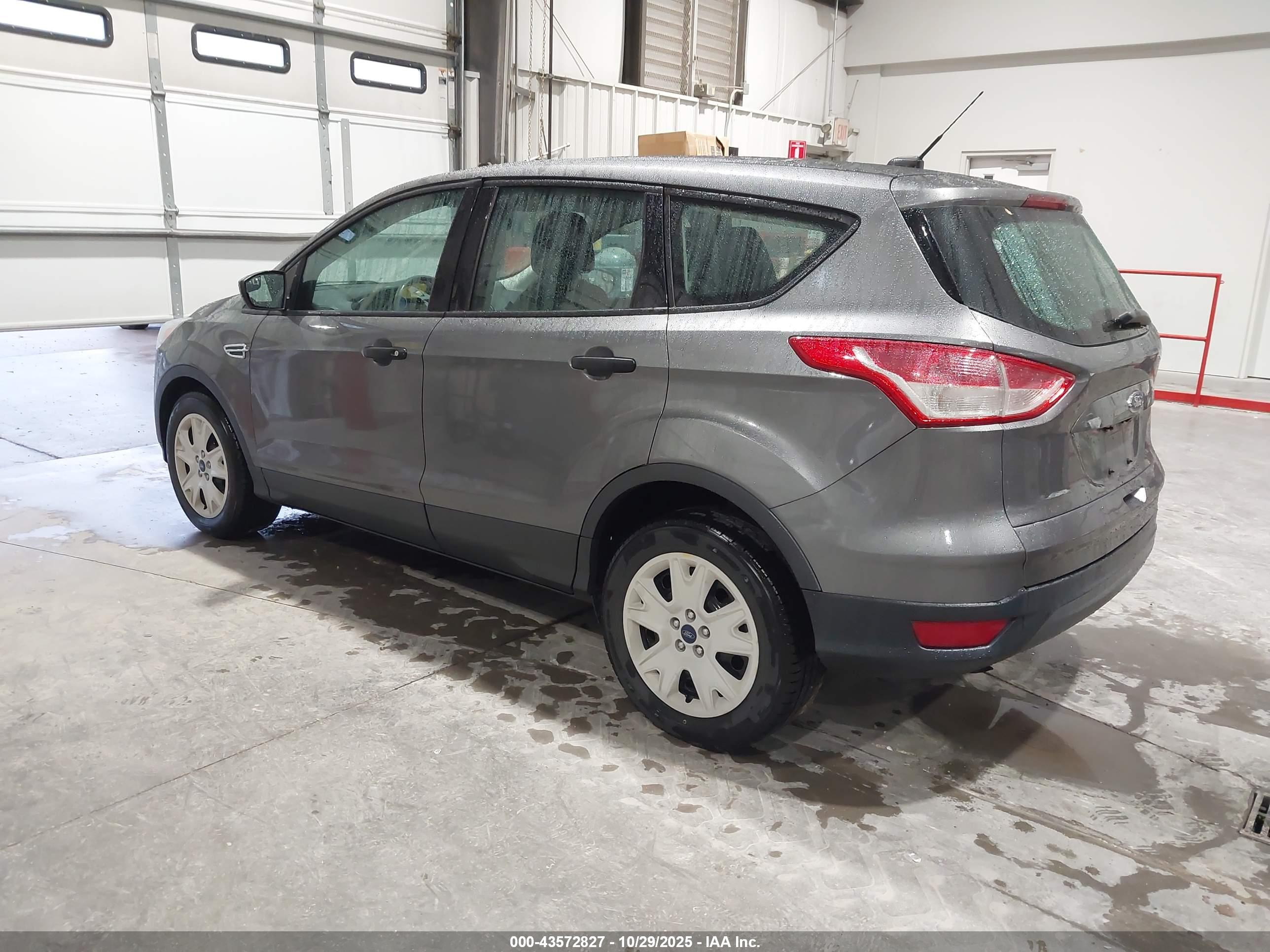 FORD ESCAPE image 3