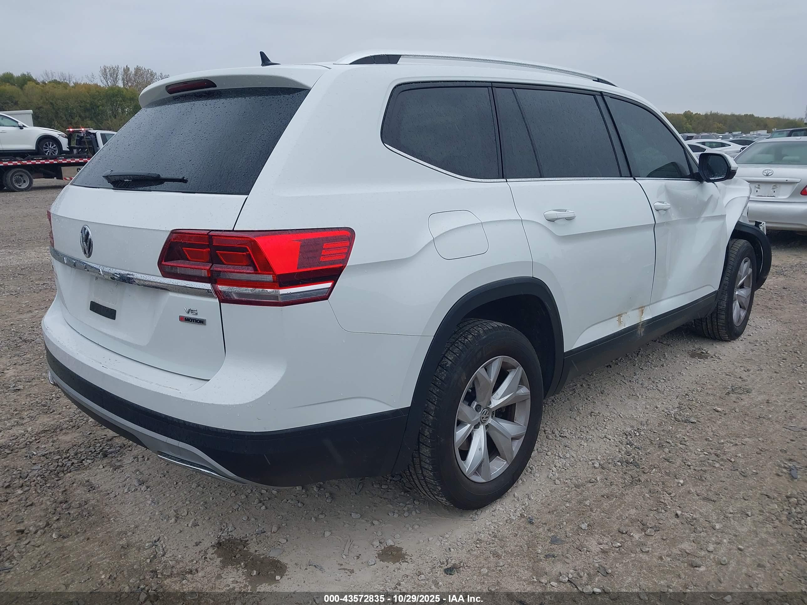 VOLKSWAGEN ATLAS image 4
