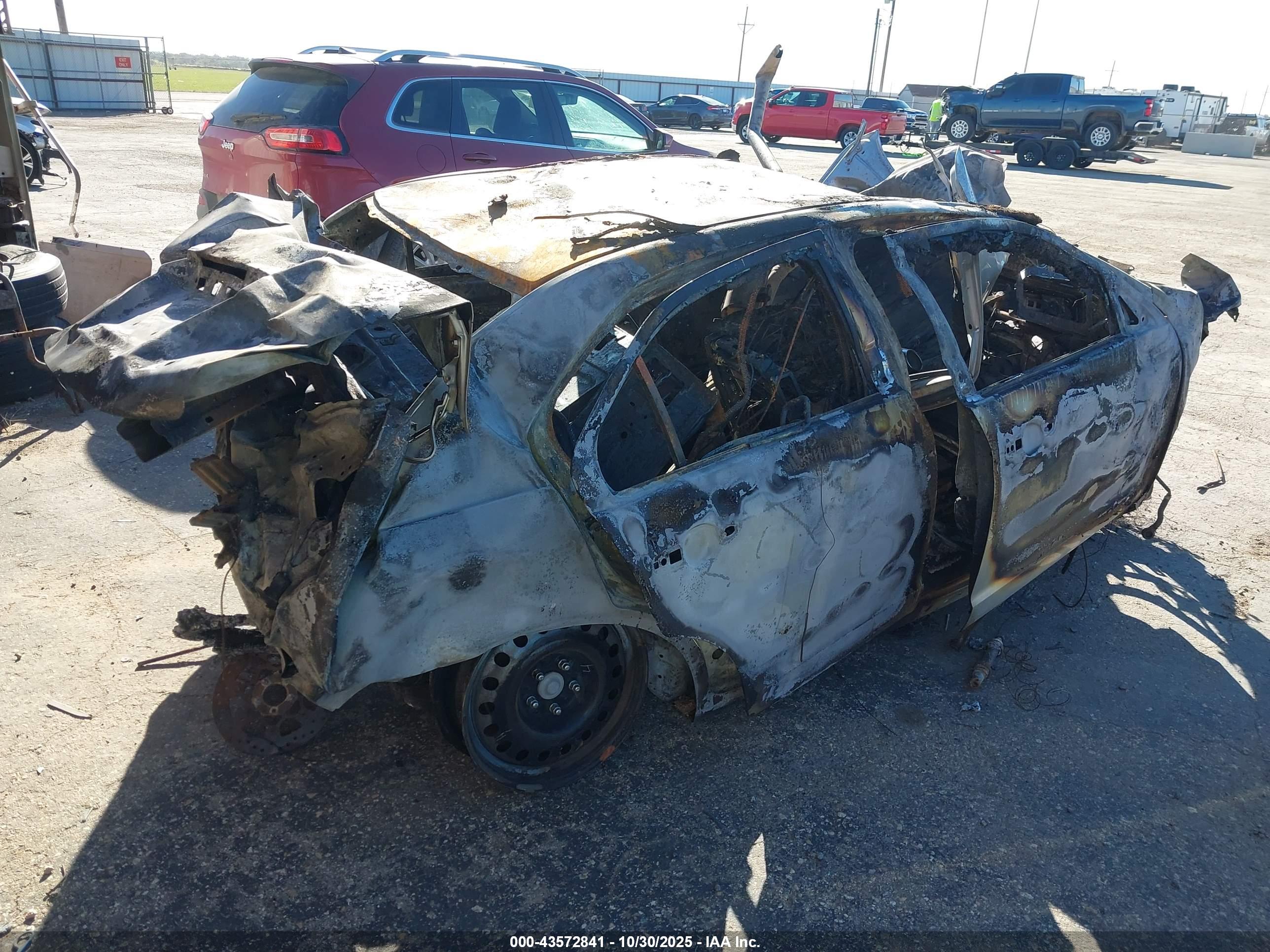FORD FUSION image 4