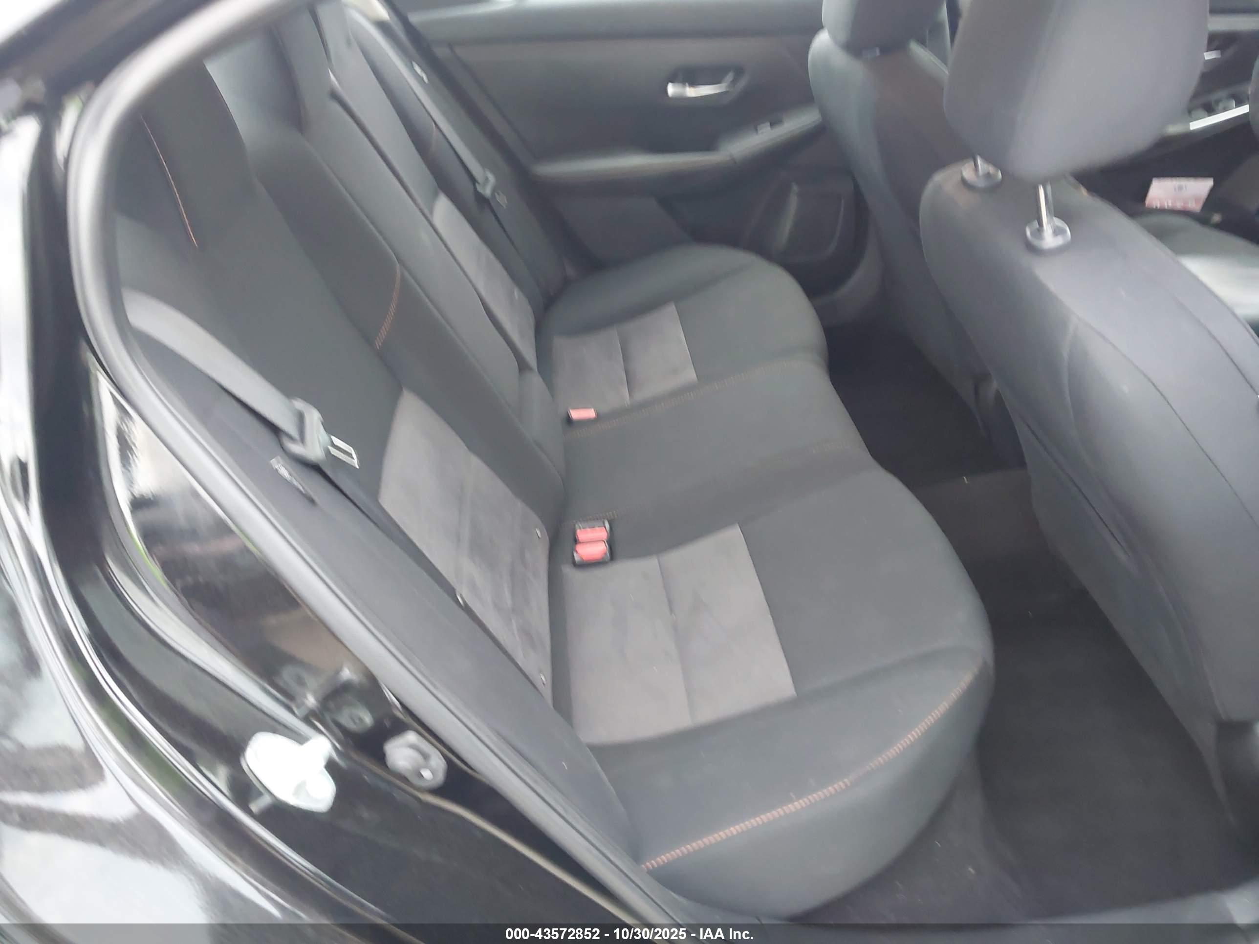 NISSAN SENTRA image 8
