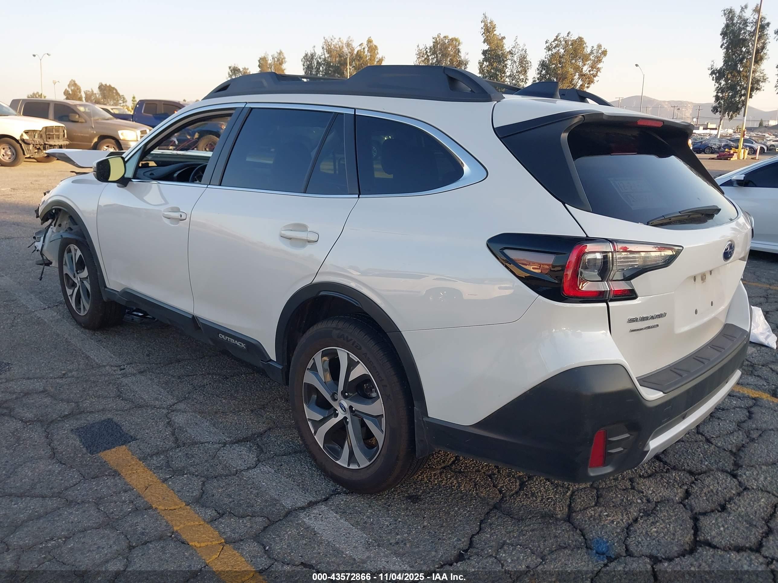 SUBARU OUTBACK image 3