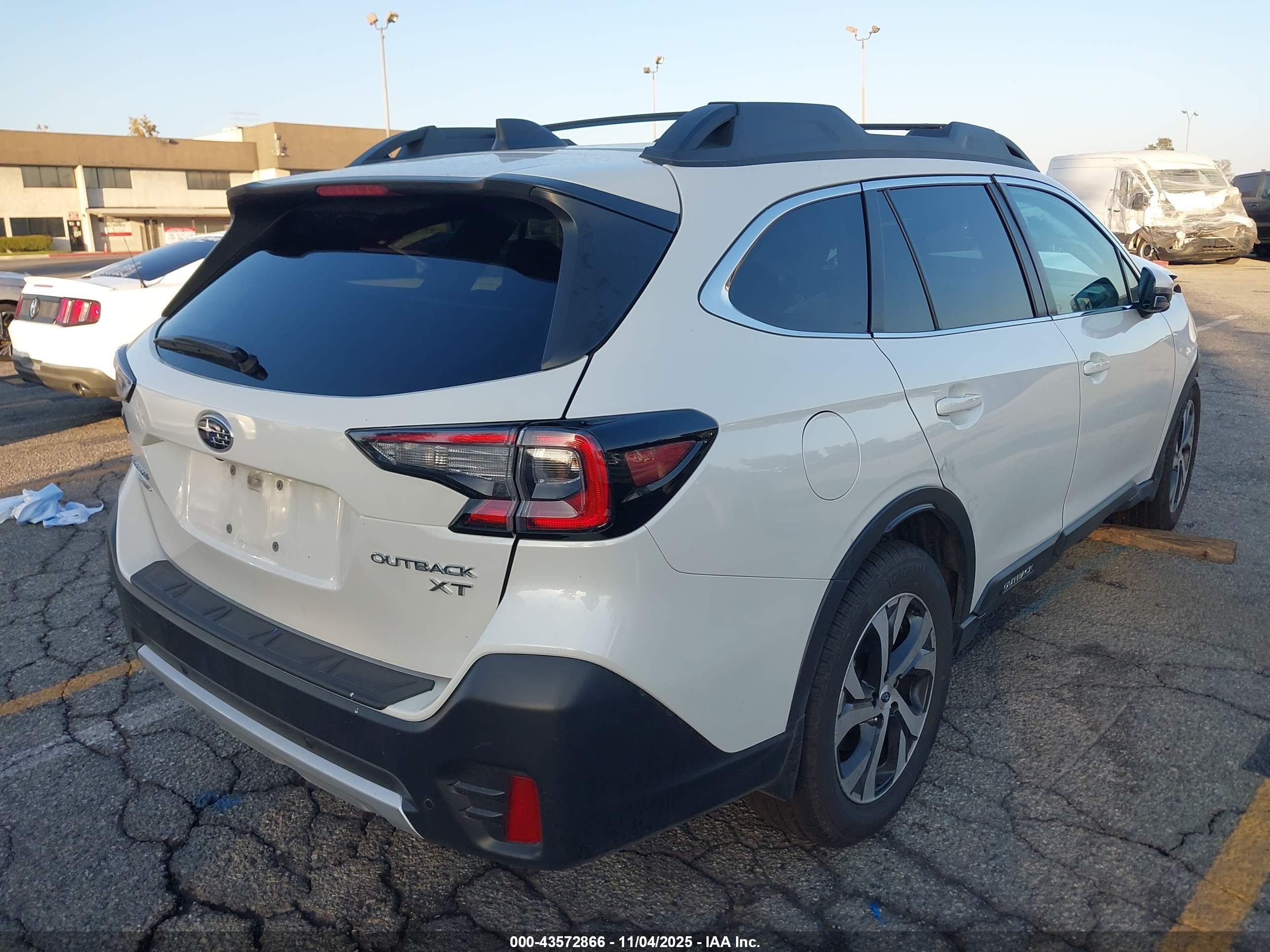 SUBARU OUTBACK image 4