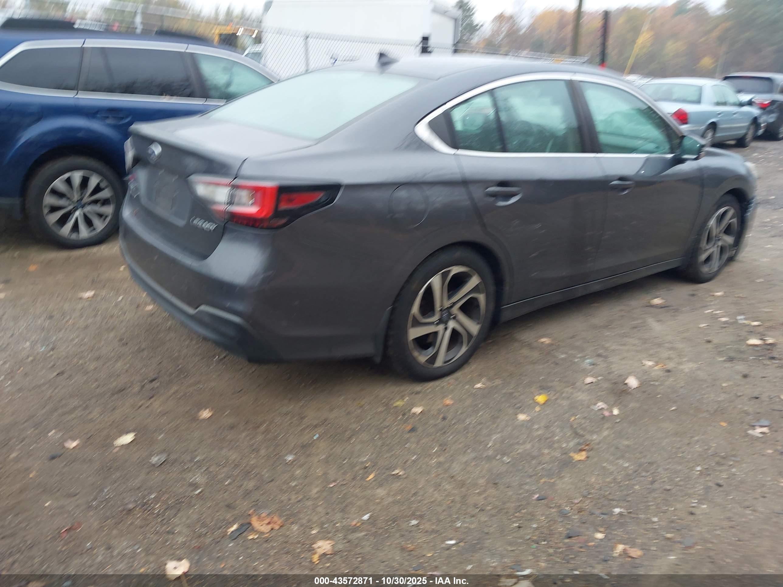 SUBARU LEGACY image 4