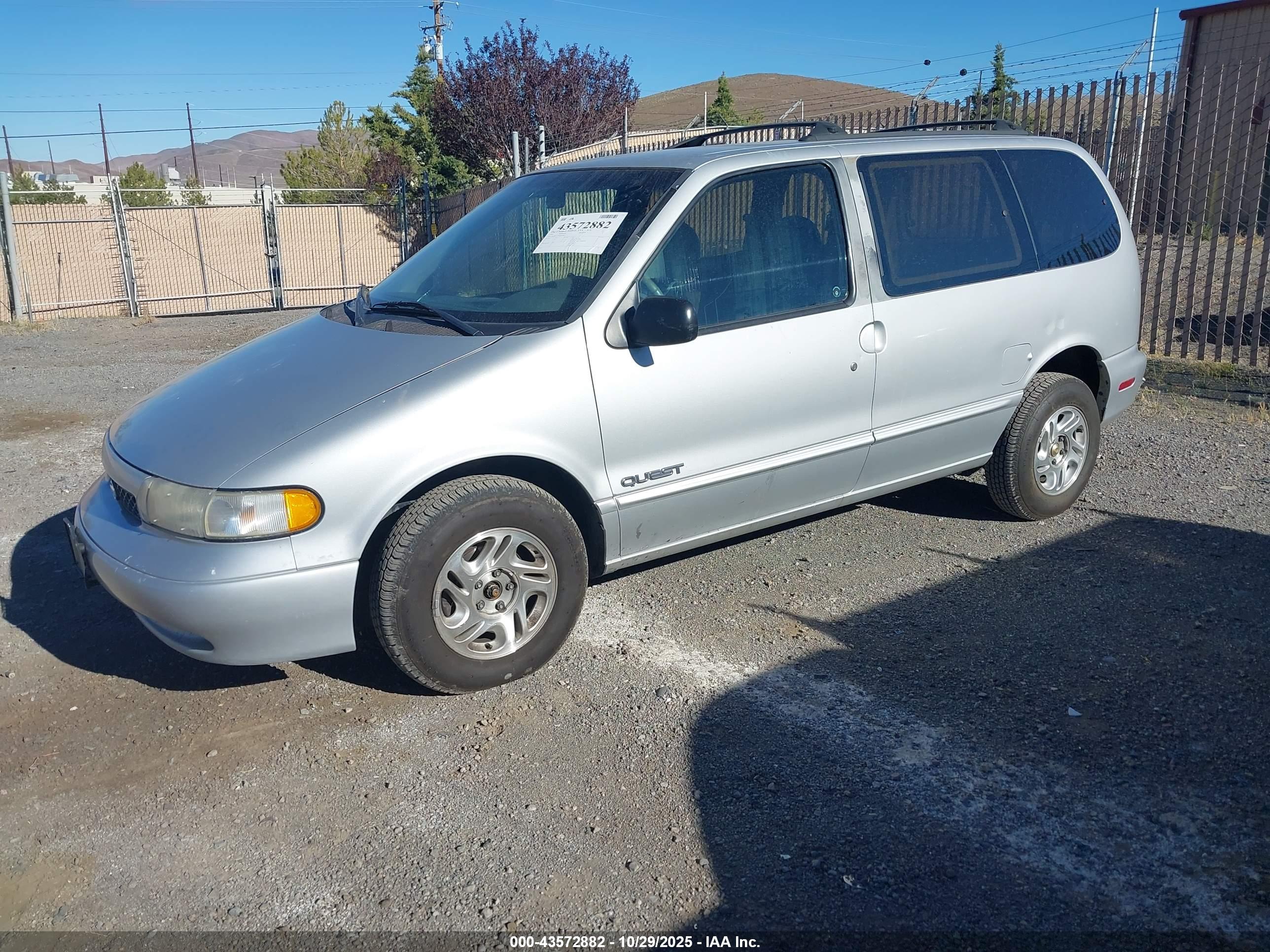 NISSAN QUEST image 2