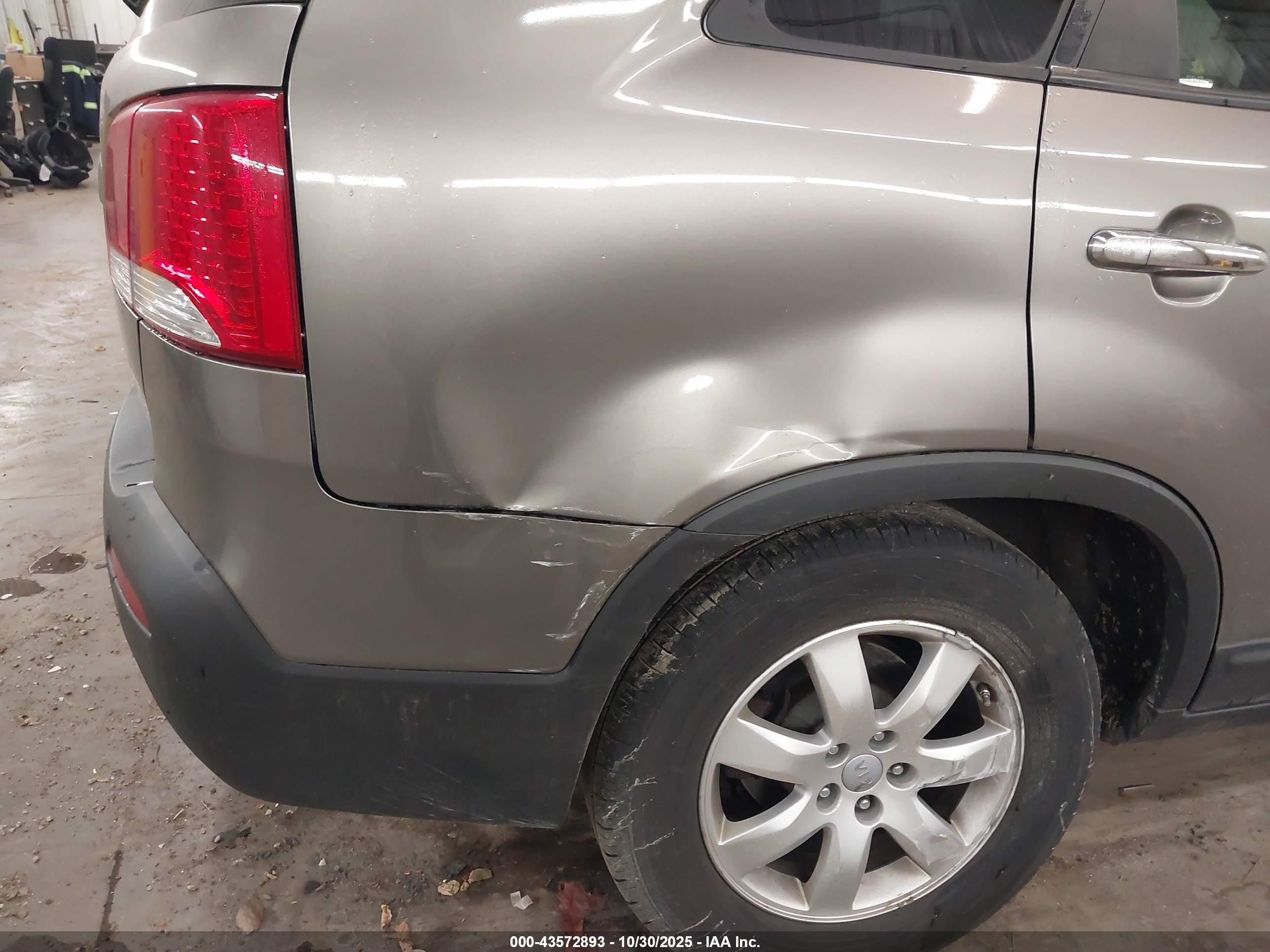 KIA SORENTO image 6