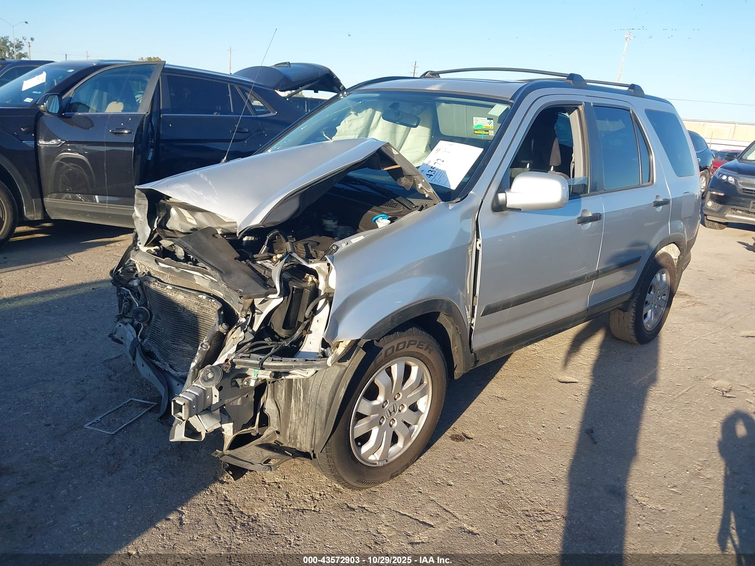 HONDA CR-V image 2