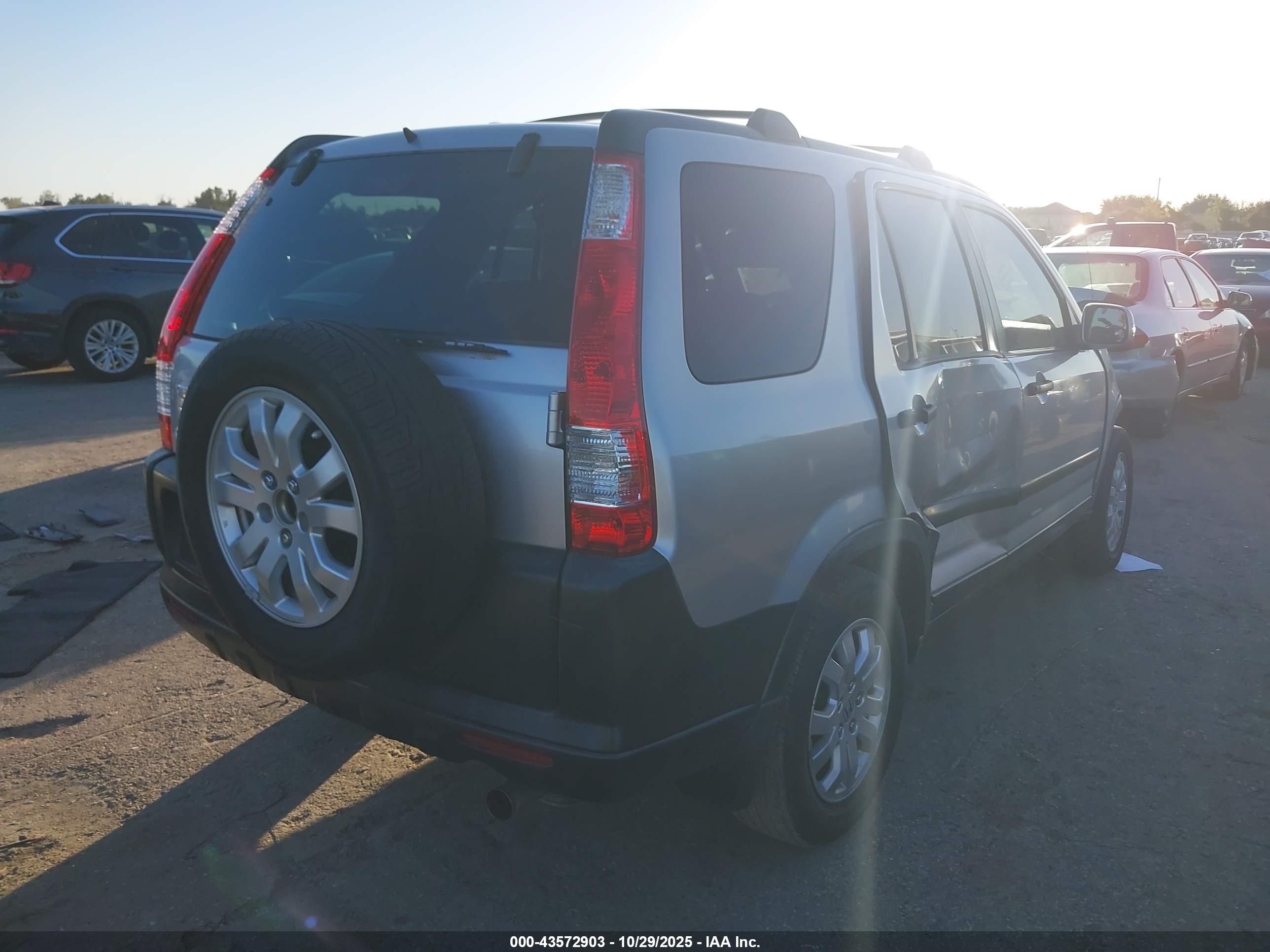 HONDA CR-V image 4