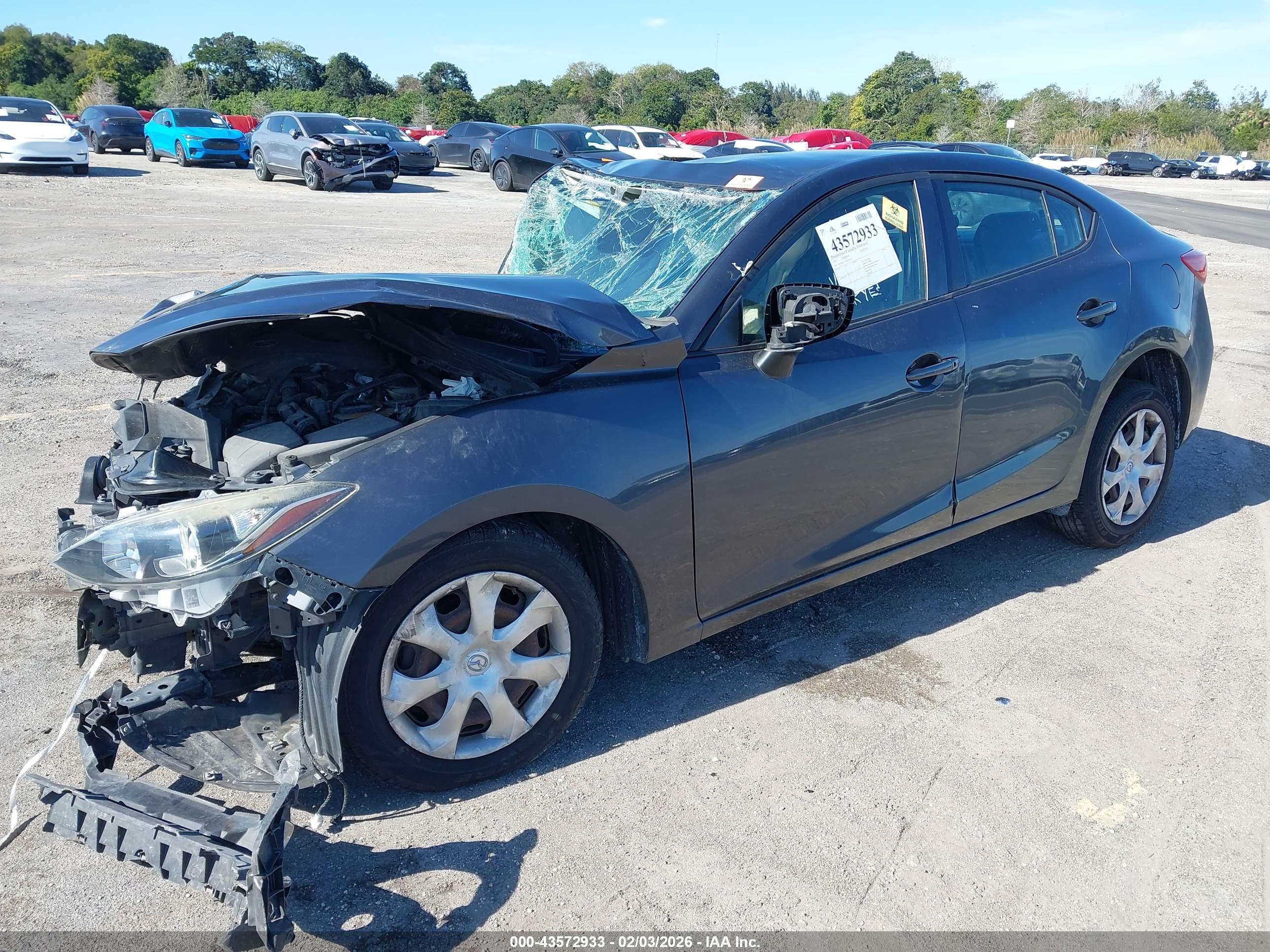 MAZDA MAZDA3 image 2
