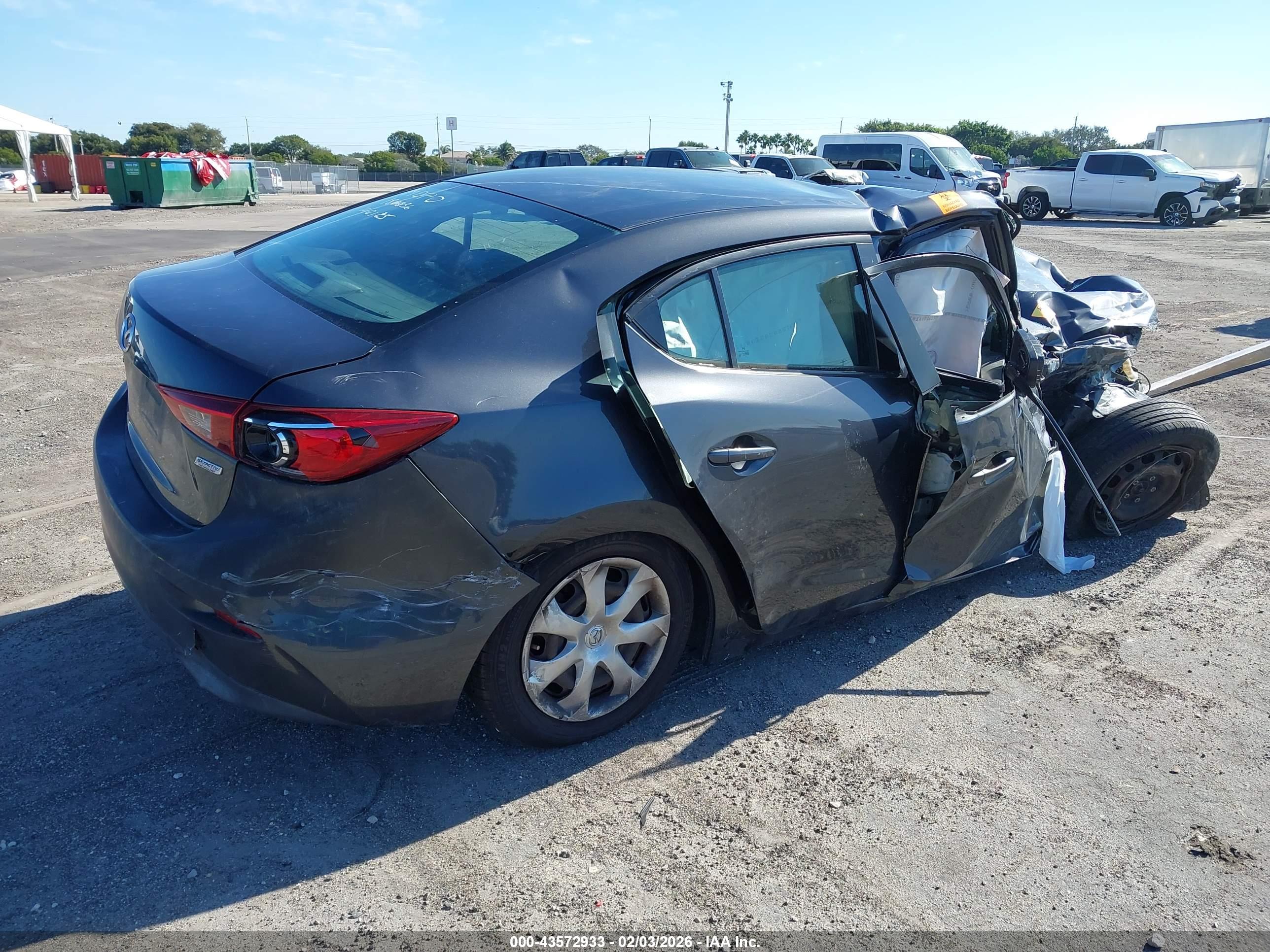 MAZDA MAZDA3 image 4
