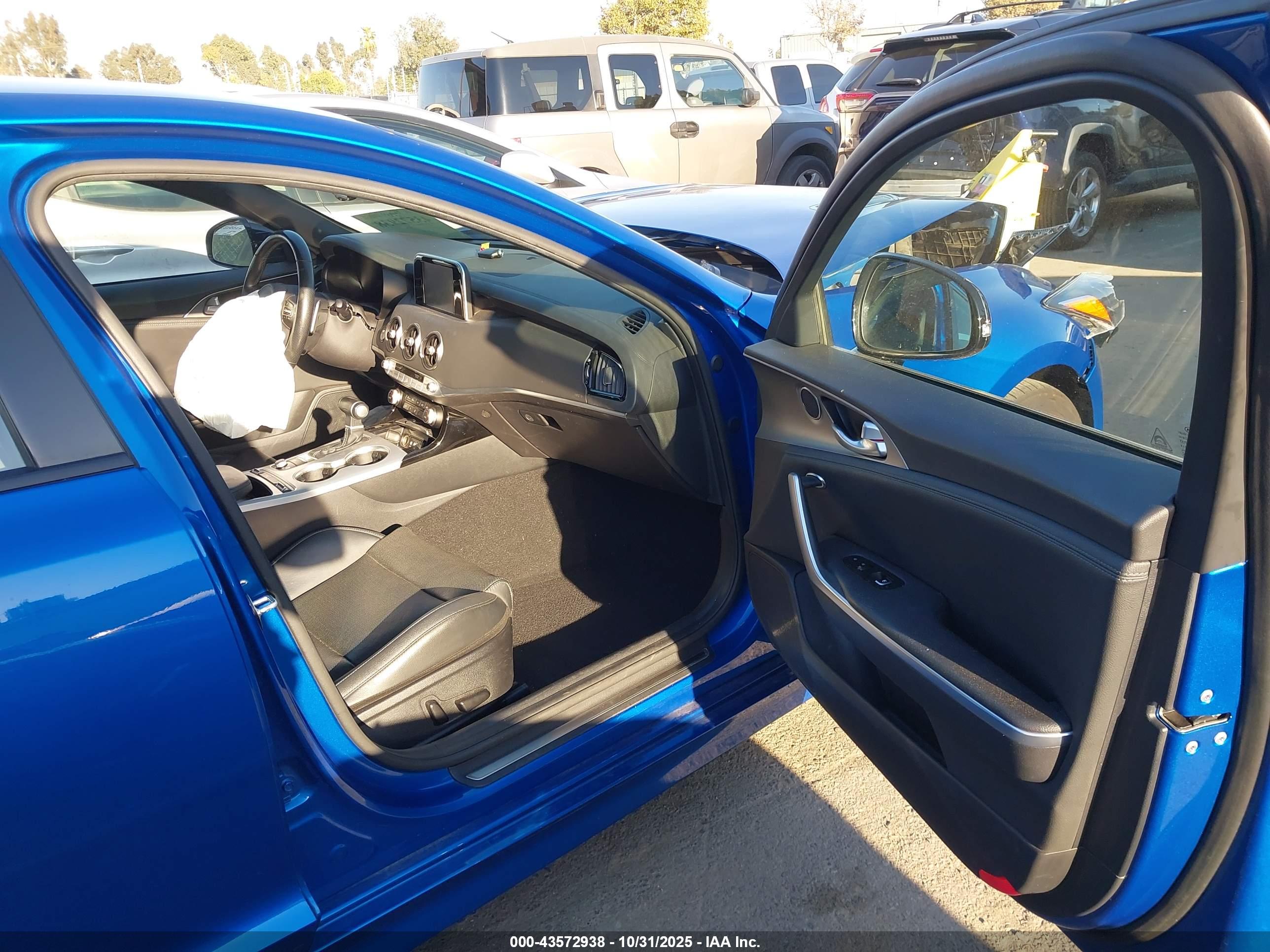 KIA STINGER image 5