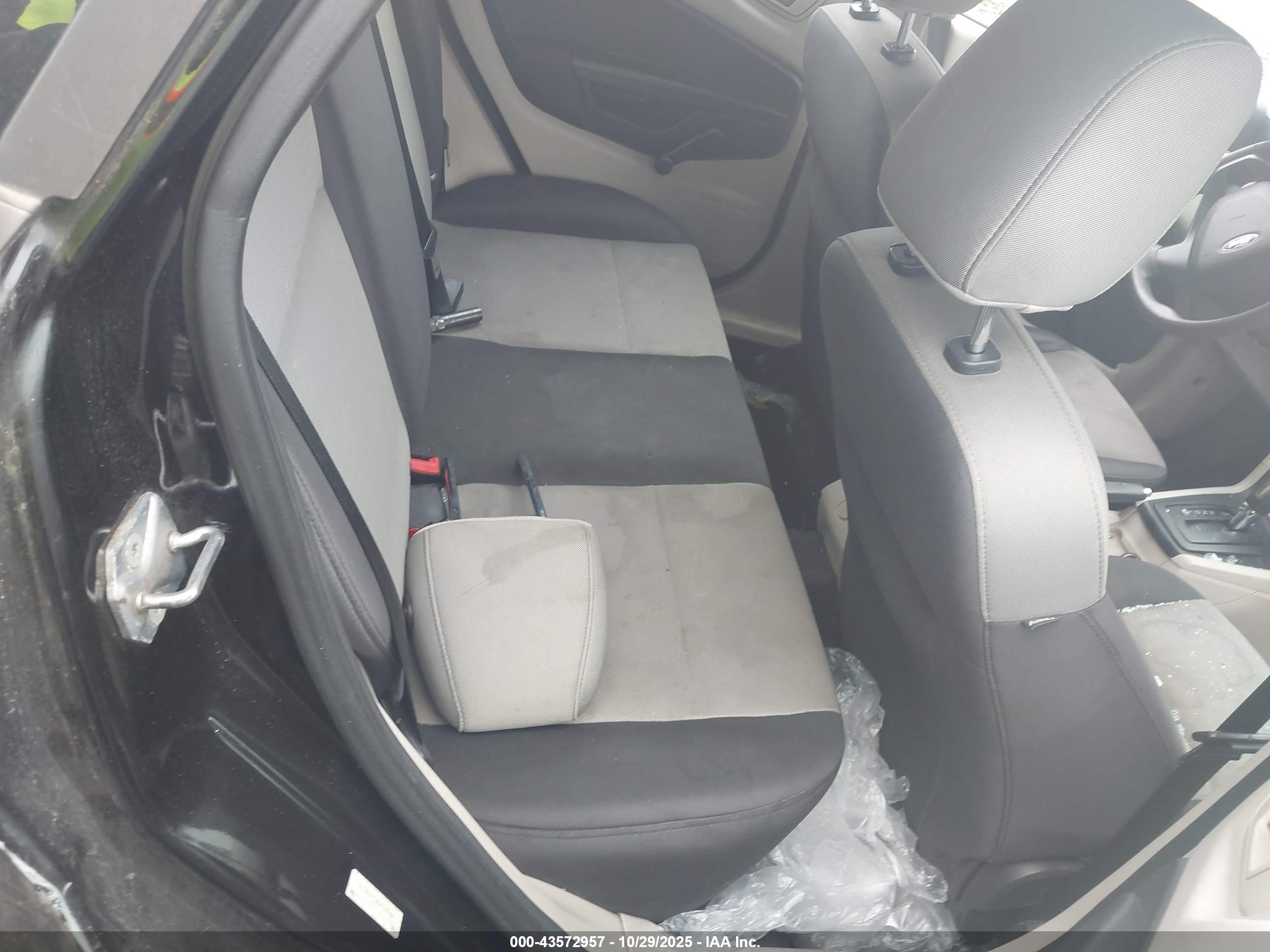 FORD FIESTA image 8
