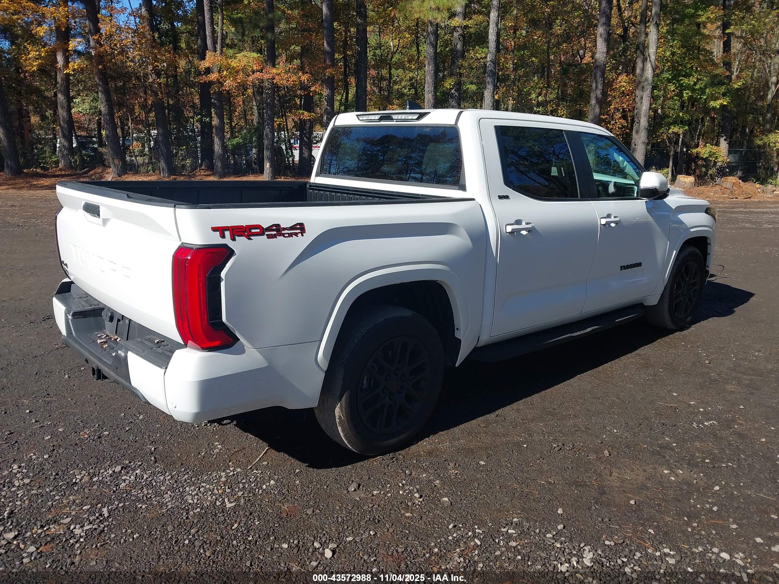 TOYOTA TUNDRA image 4