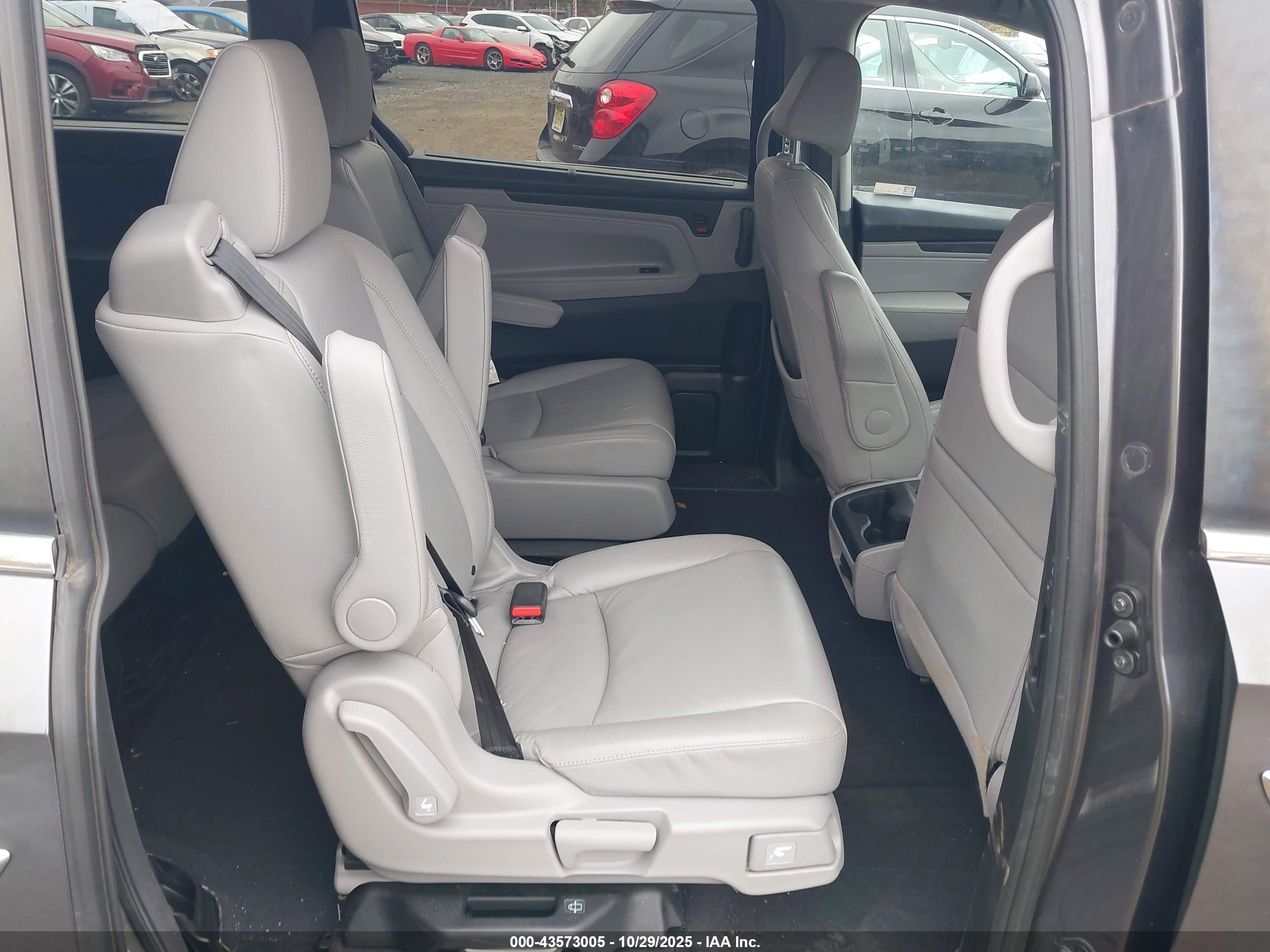 HONDA ODYSSEY image 8